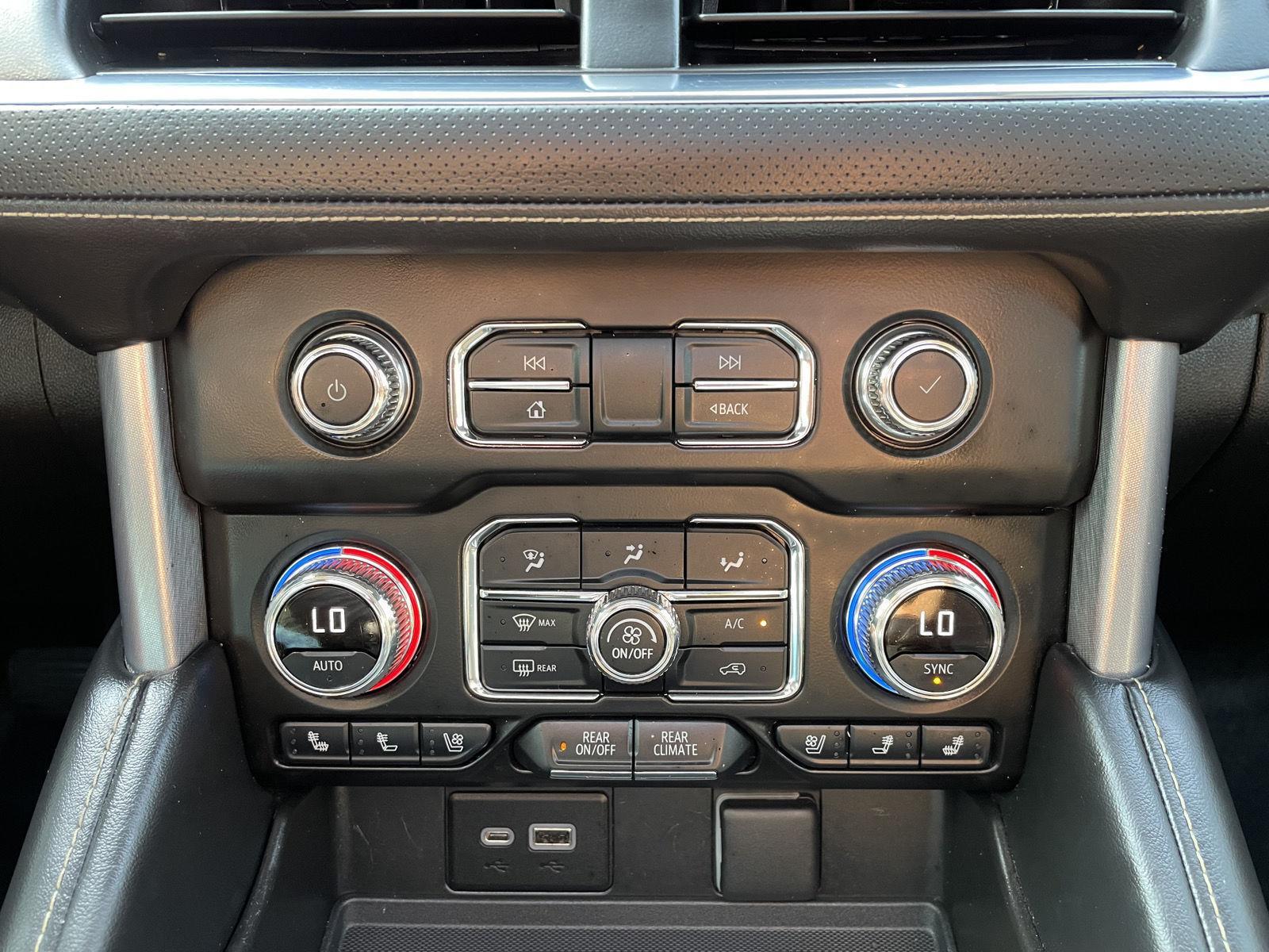 Vehicle photo 29
