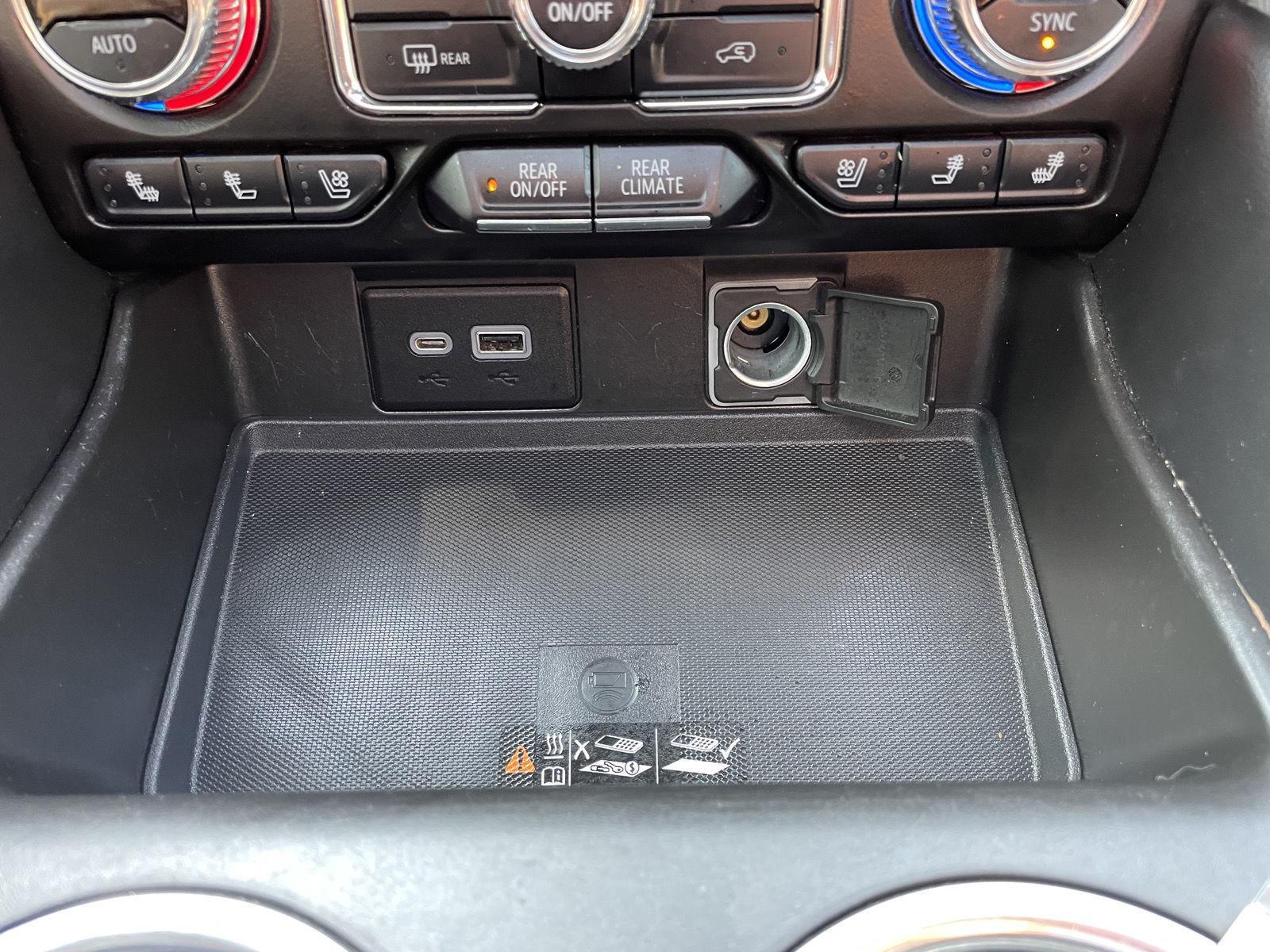 Vehicle photo 33