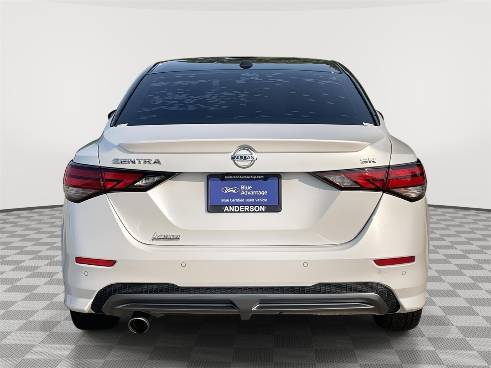 Vehicle photo 8