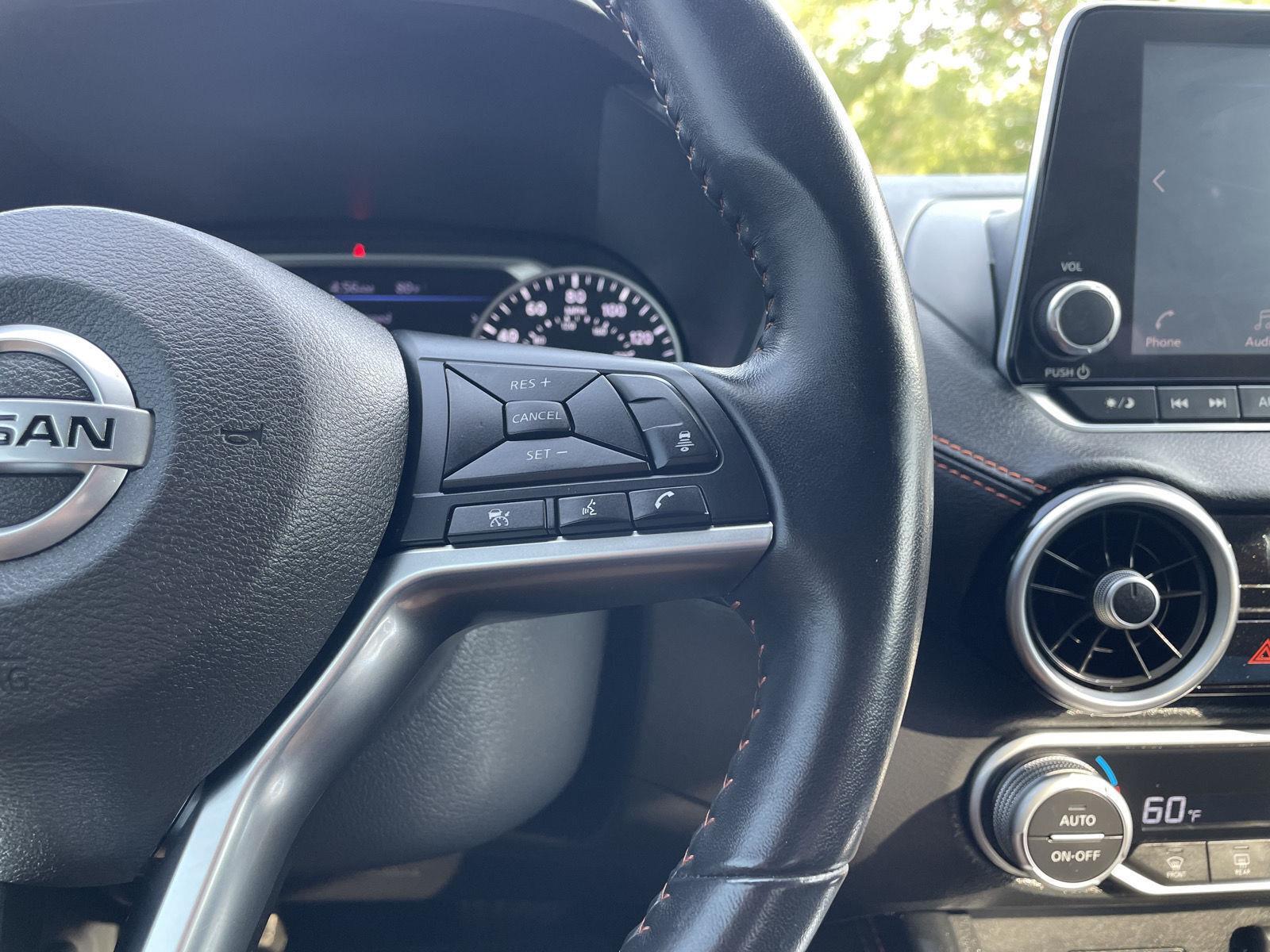 Vehicle photo 14