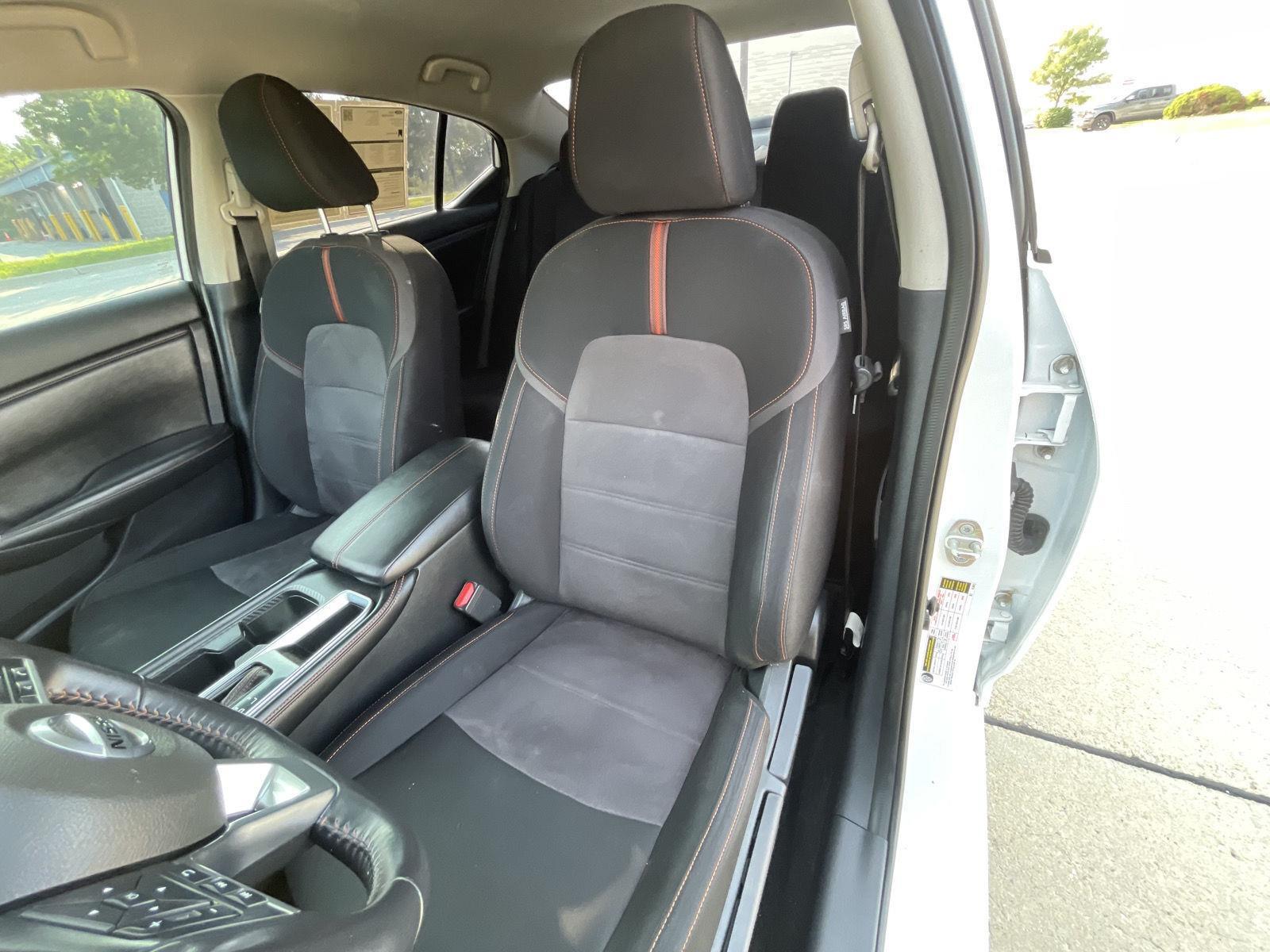 Vehicle photo 18