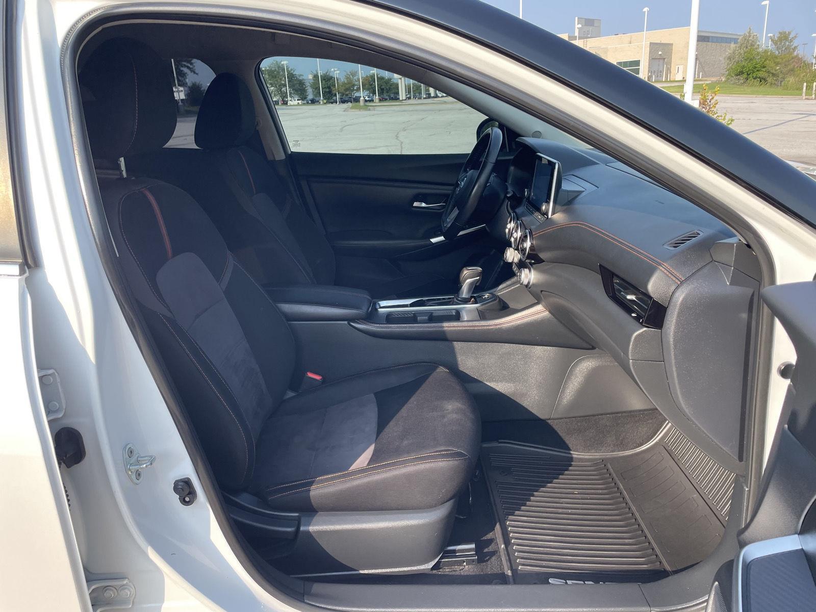 Vehicle photo 19