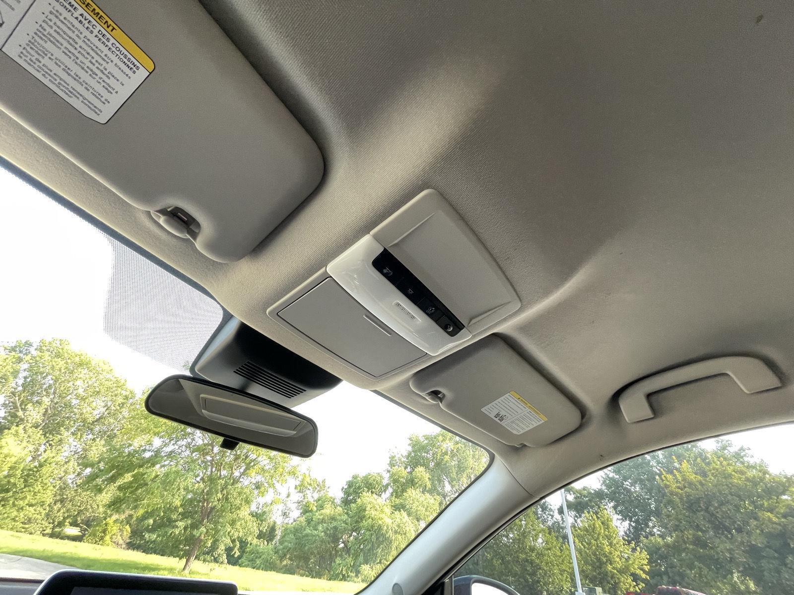 Vehicle photo 21