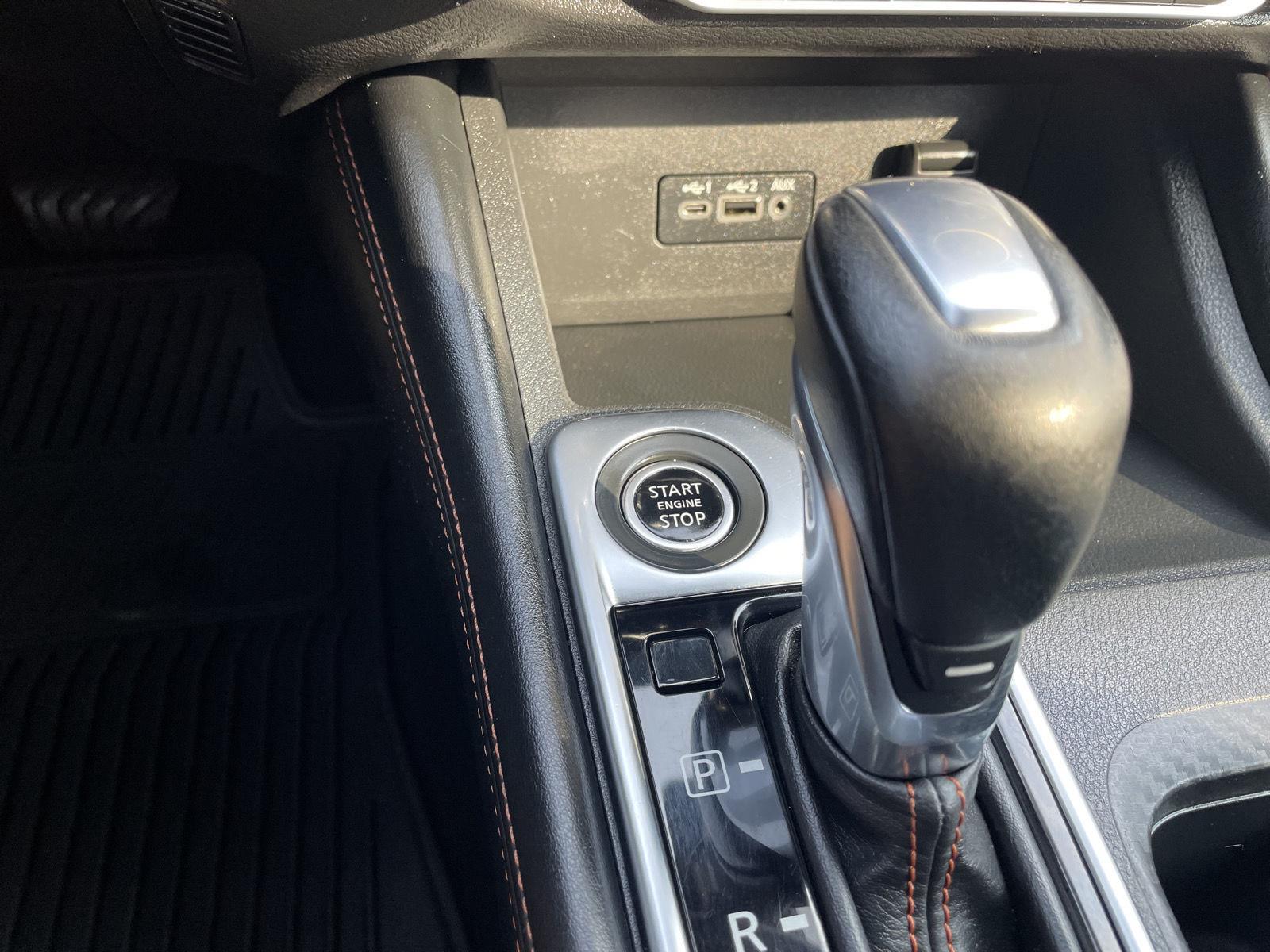 Vehicle photo 24