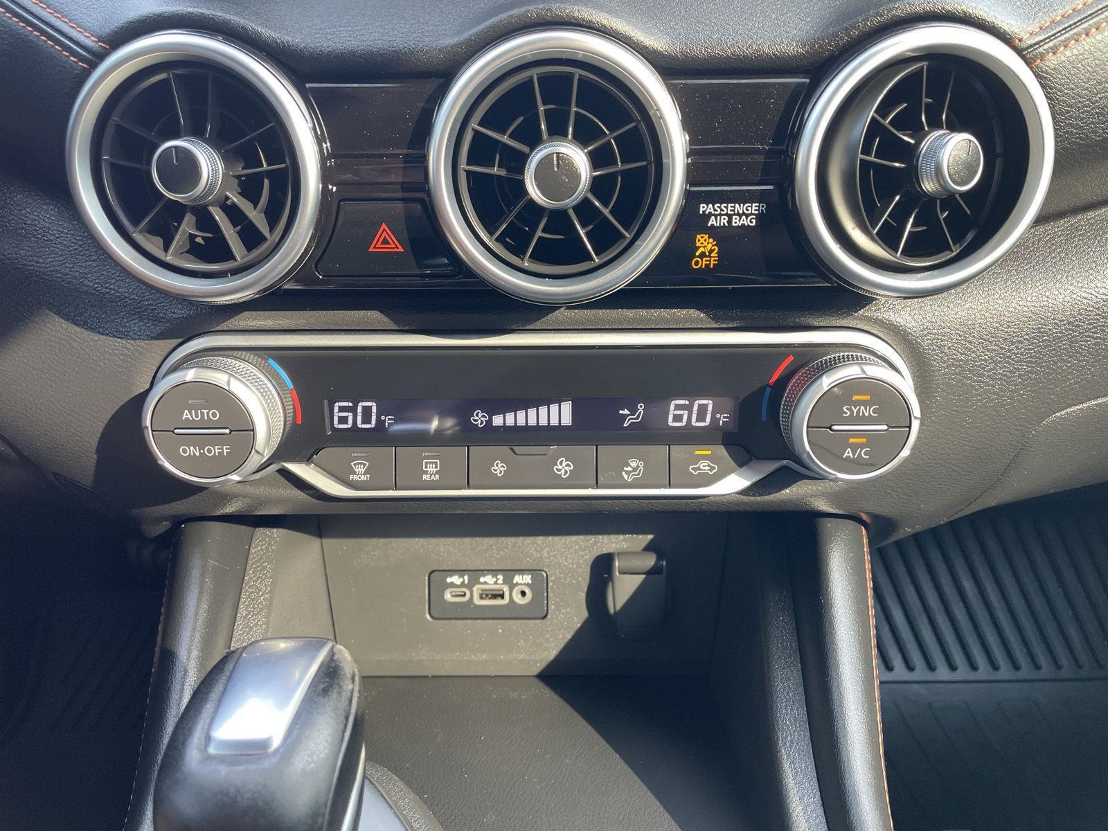 Vehicle photo 26