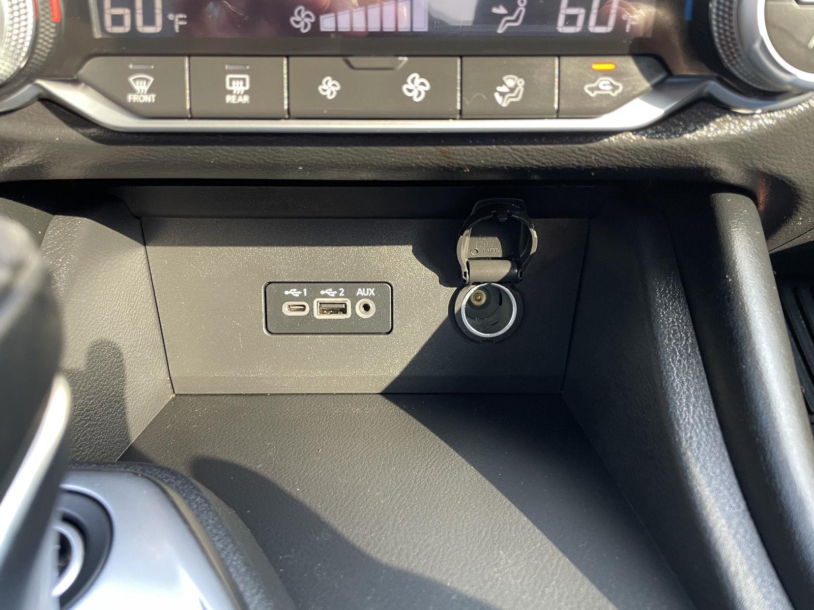 Vehicle photo 27