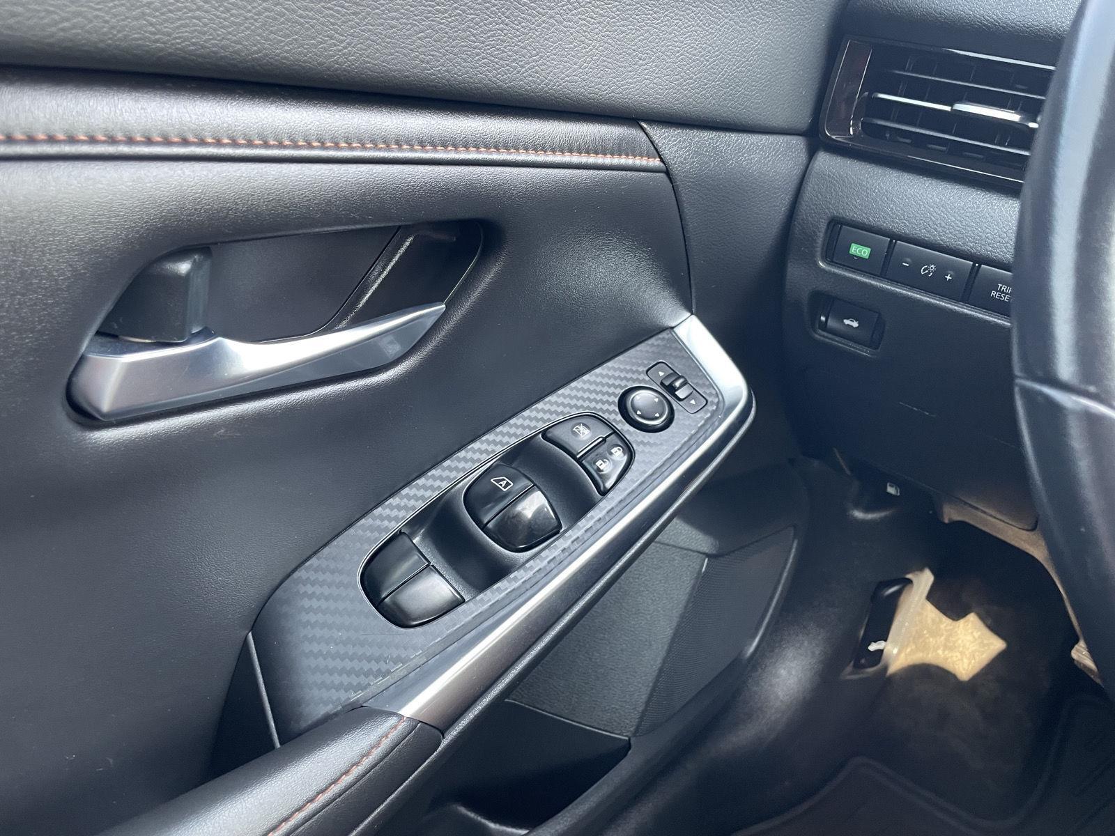 Vehicle photo 28
