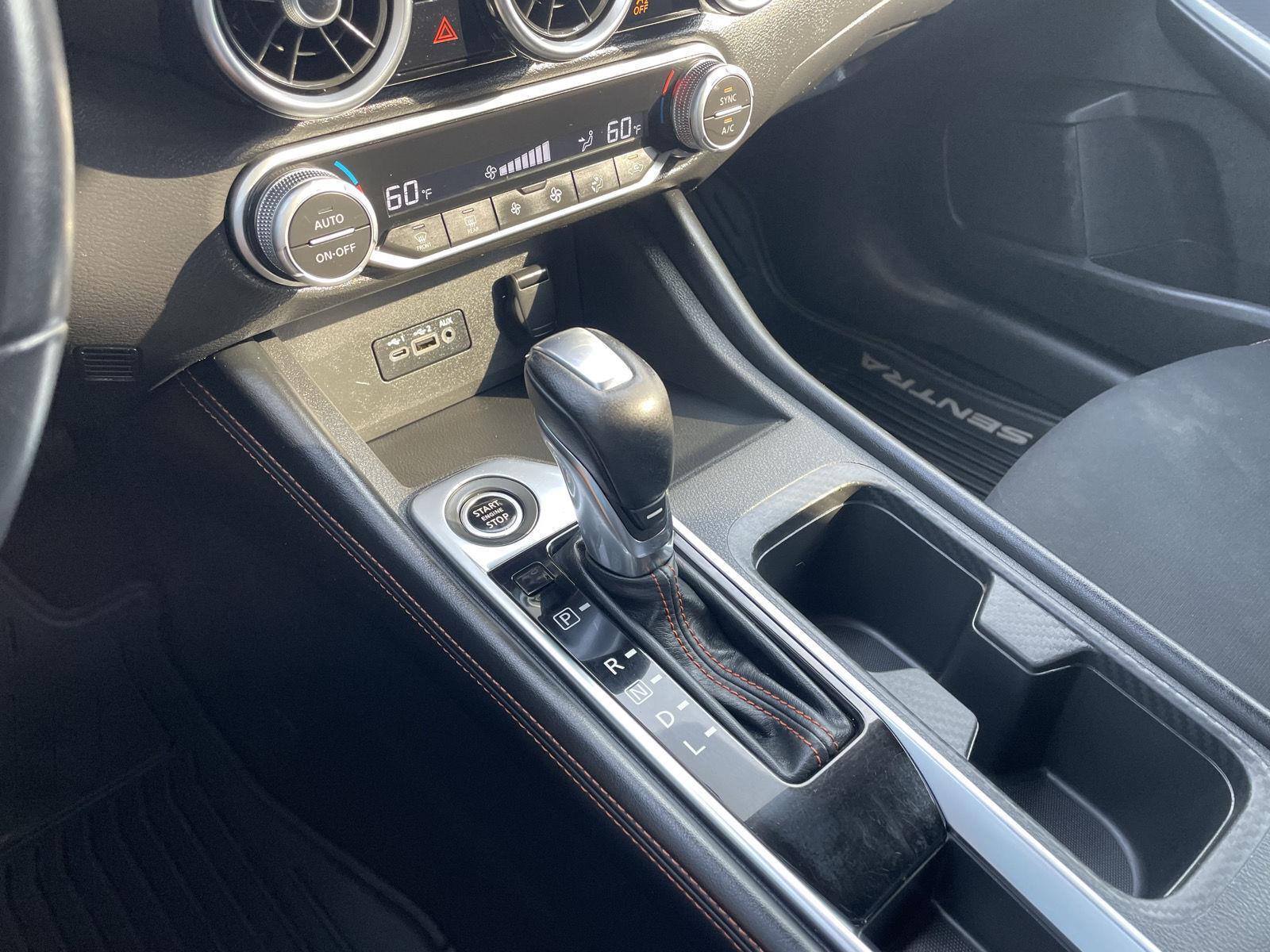 Vehicle photo 29
