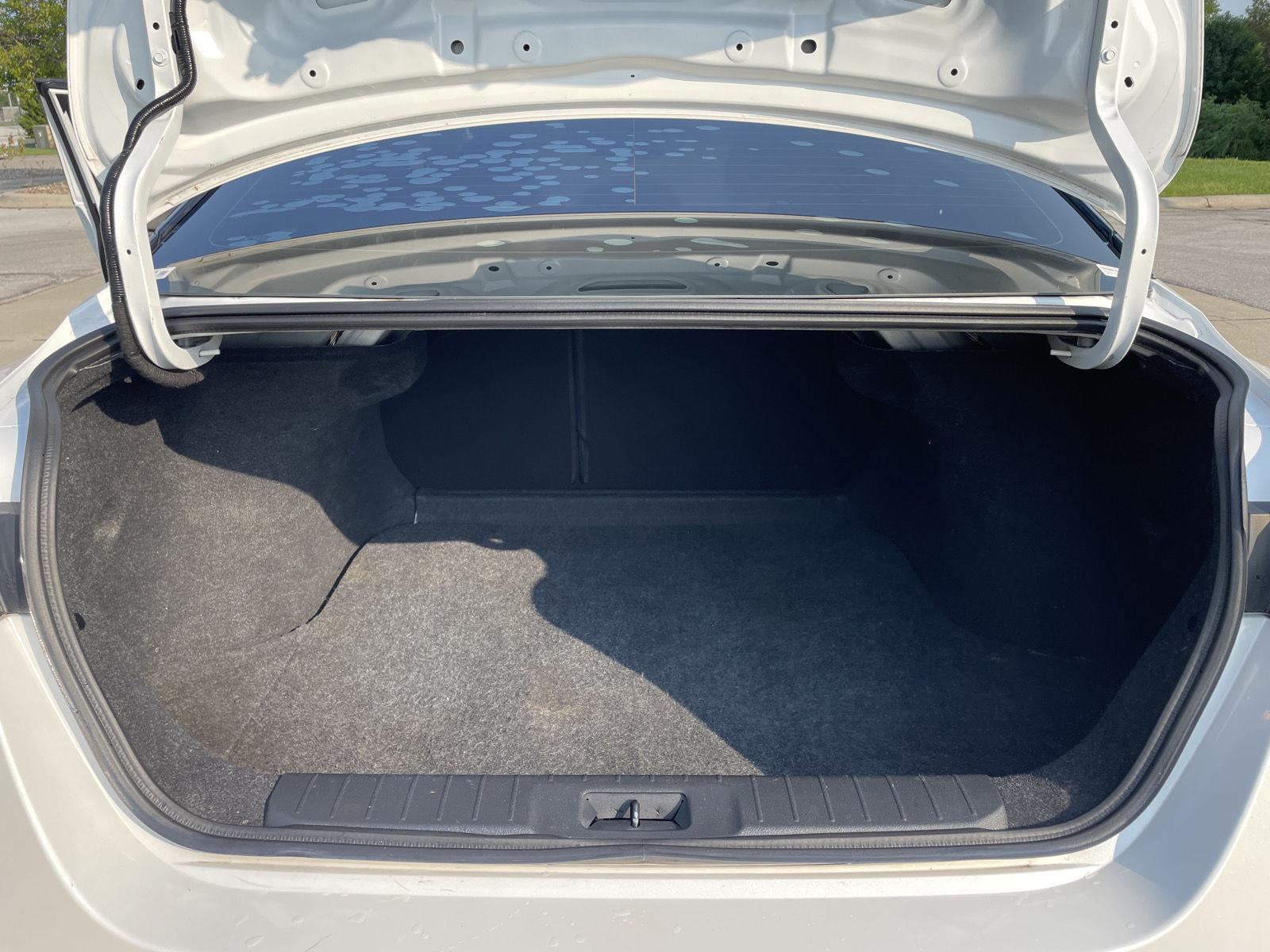 Vehicle photo 33