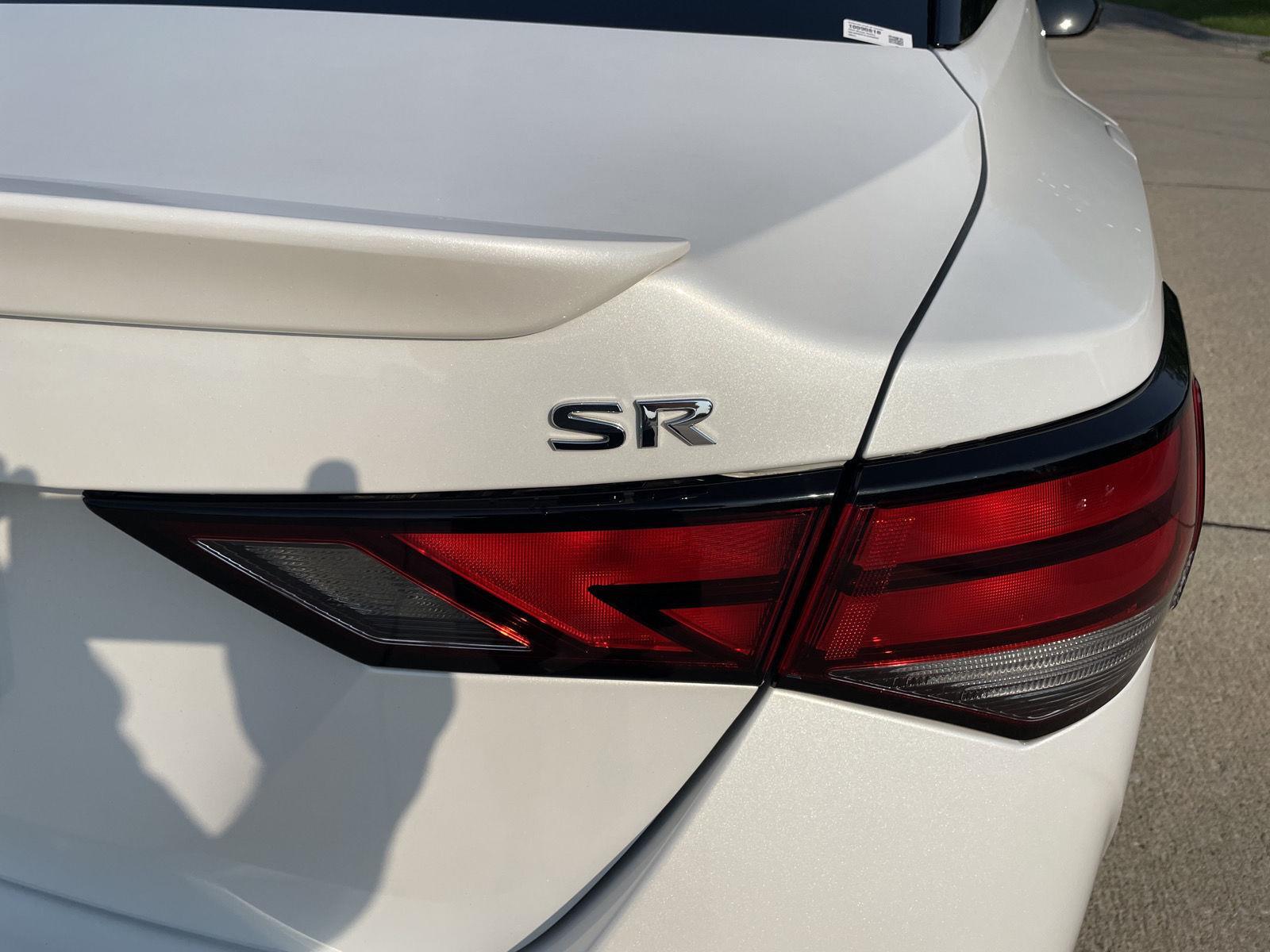 Vehicle photo 35