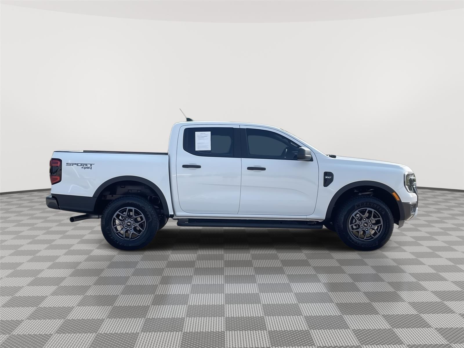 Vehicle photo 6