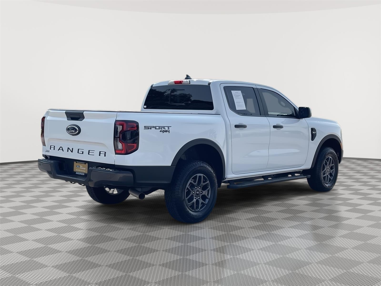 Vehicle photo 7