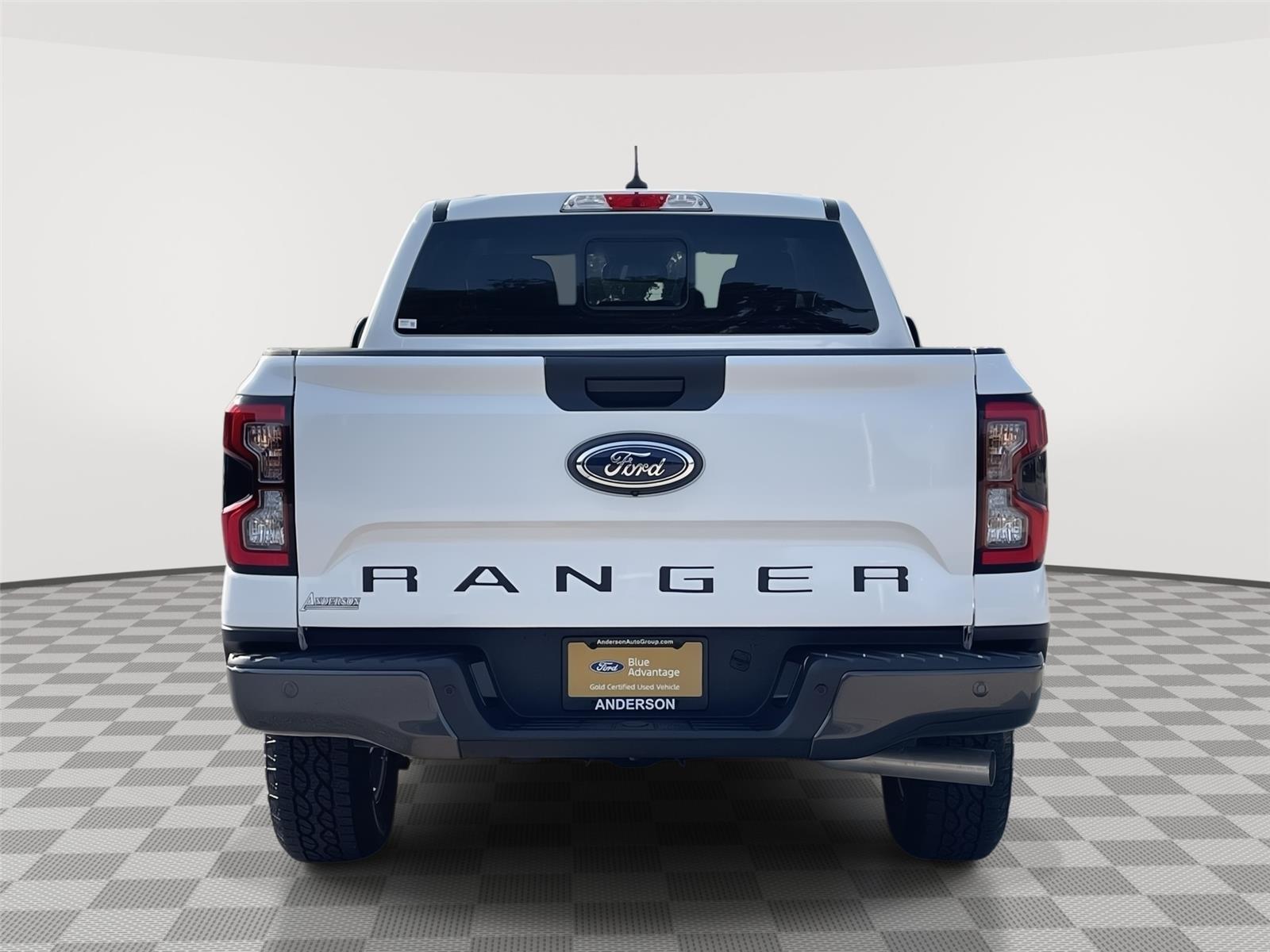 Vehicle photo 8