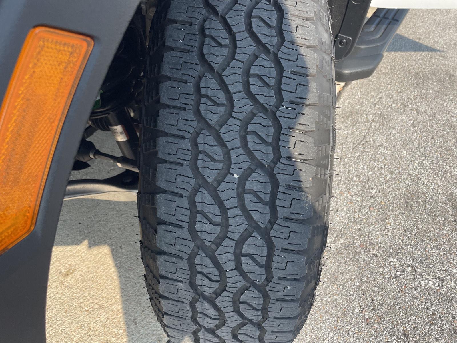 Vehicle photo 11