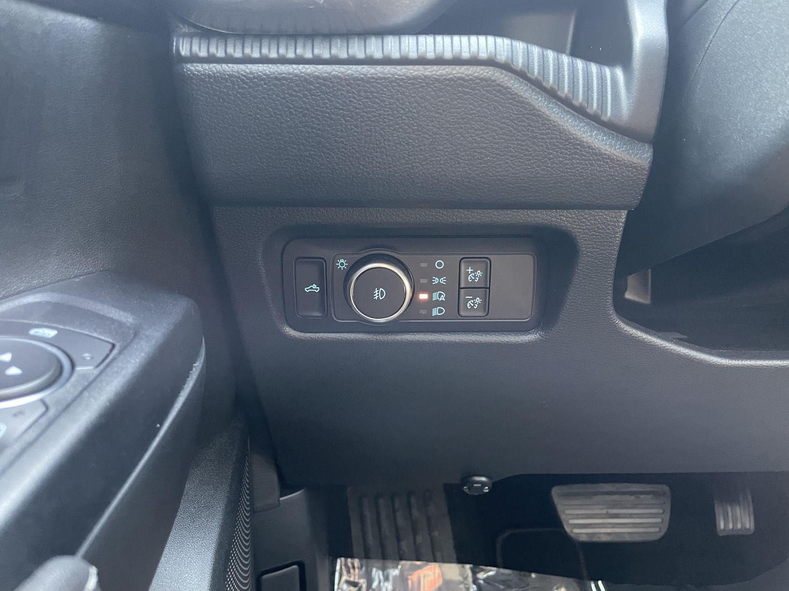 Vehicle photo 16