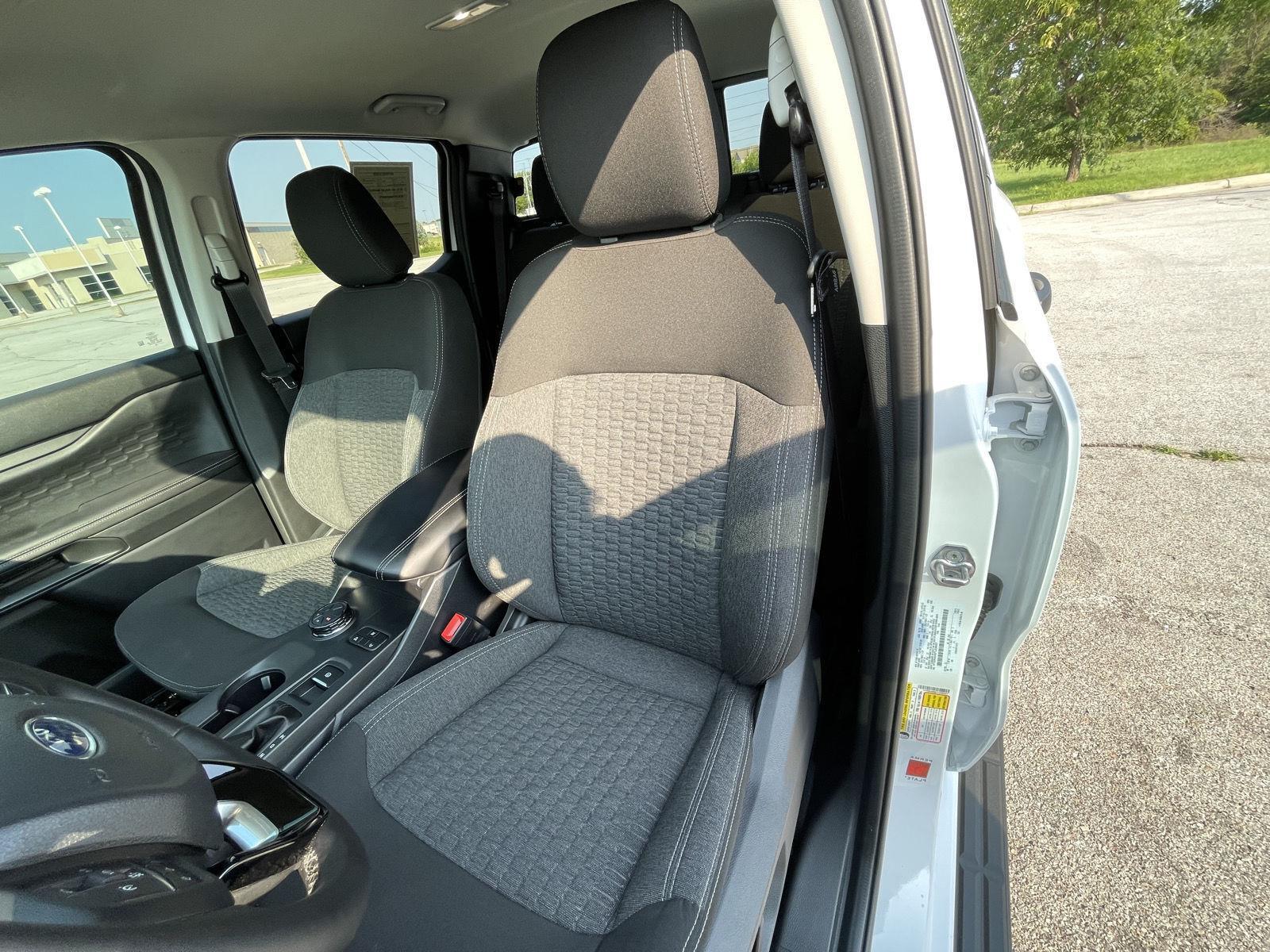 Vehicle photo 18