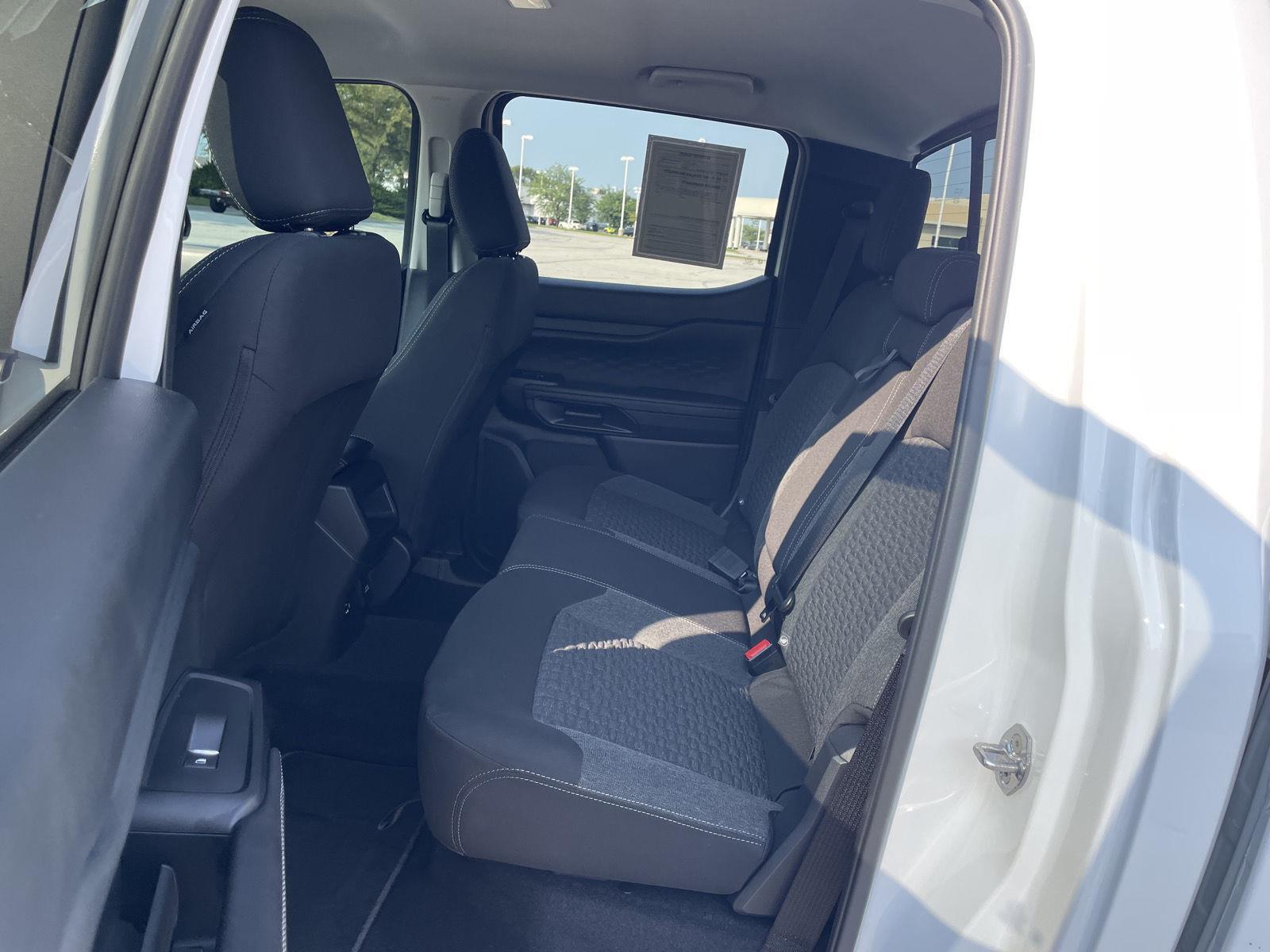 Vehicle photo 19