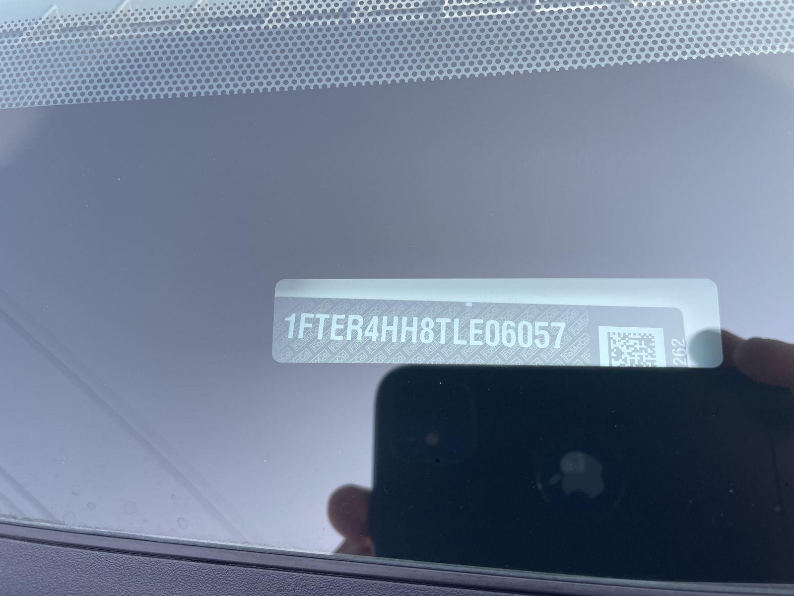 Vehicle photo 32