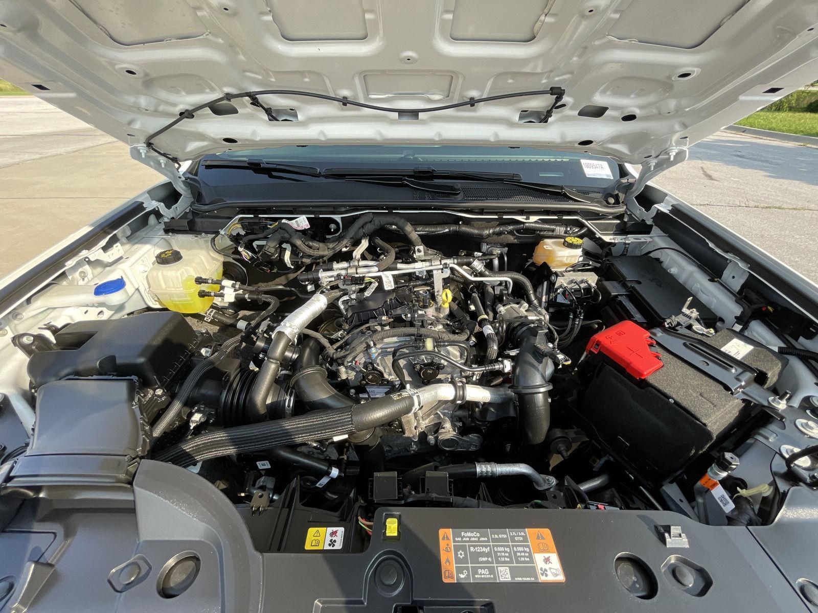 Vehicle photo 33