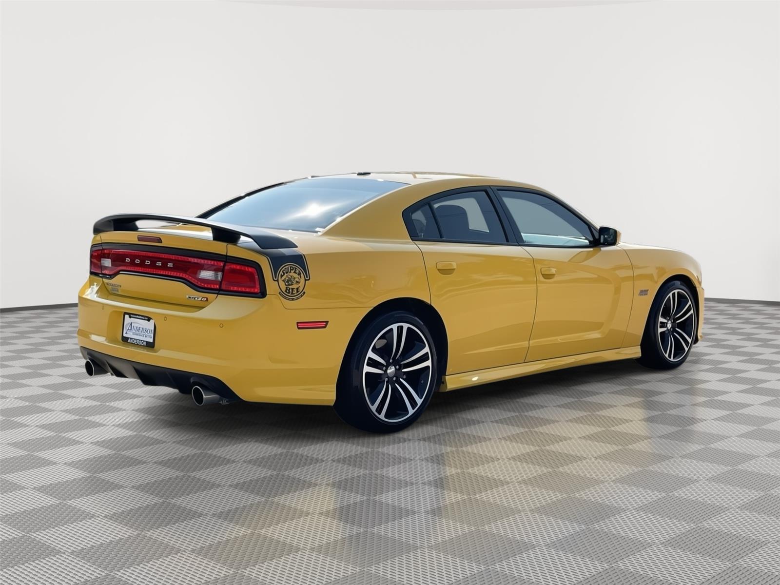 Vehicle photo 7