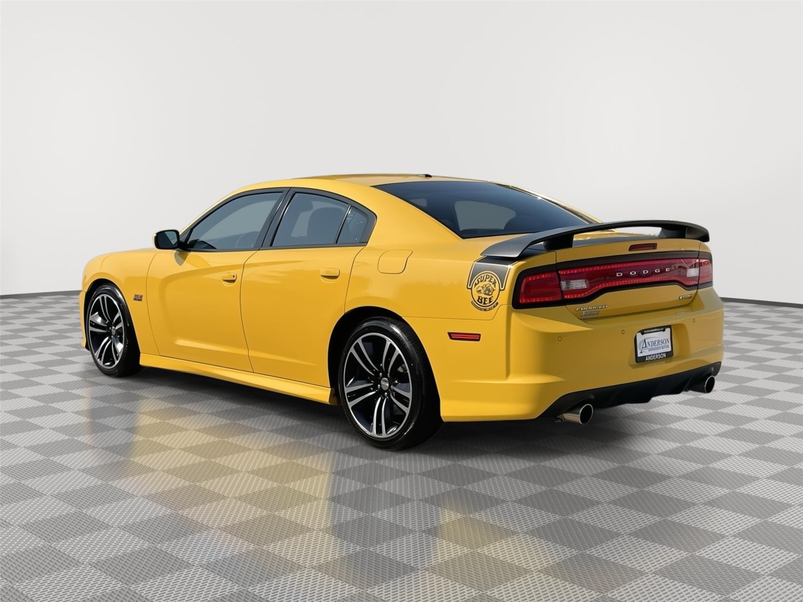 Vehicle photo 9