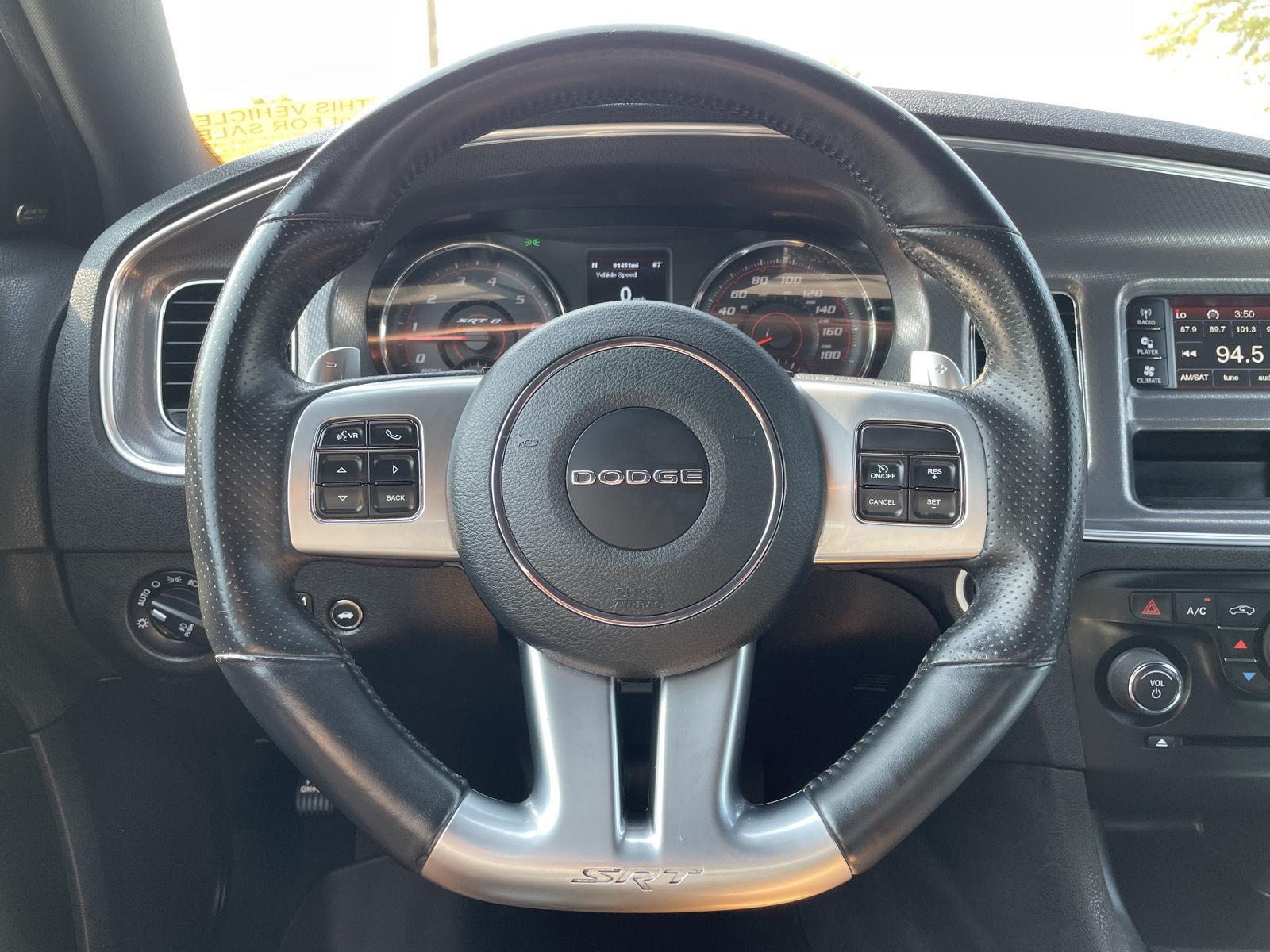 Vehicle photo 12