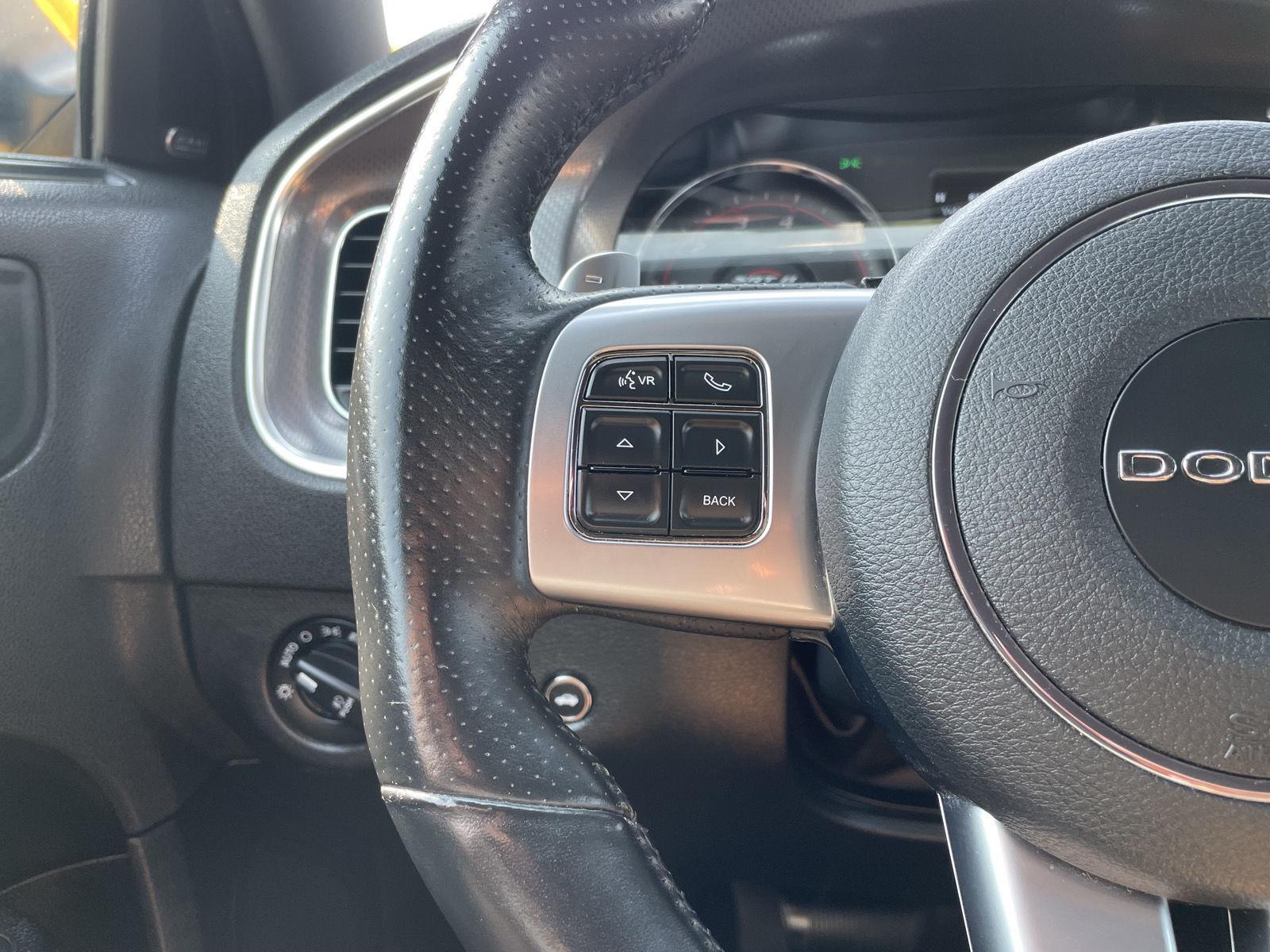 Vehicle photo 13