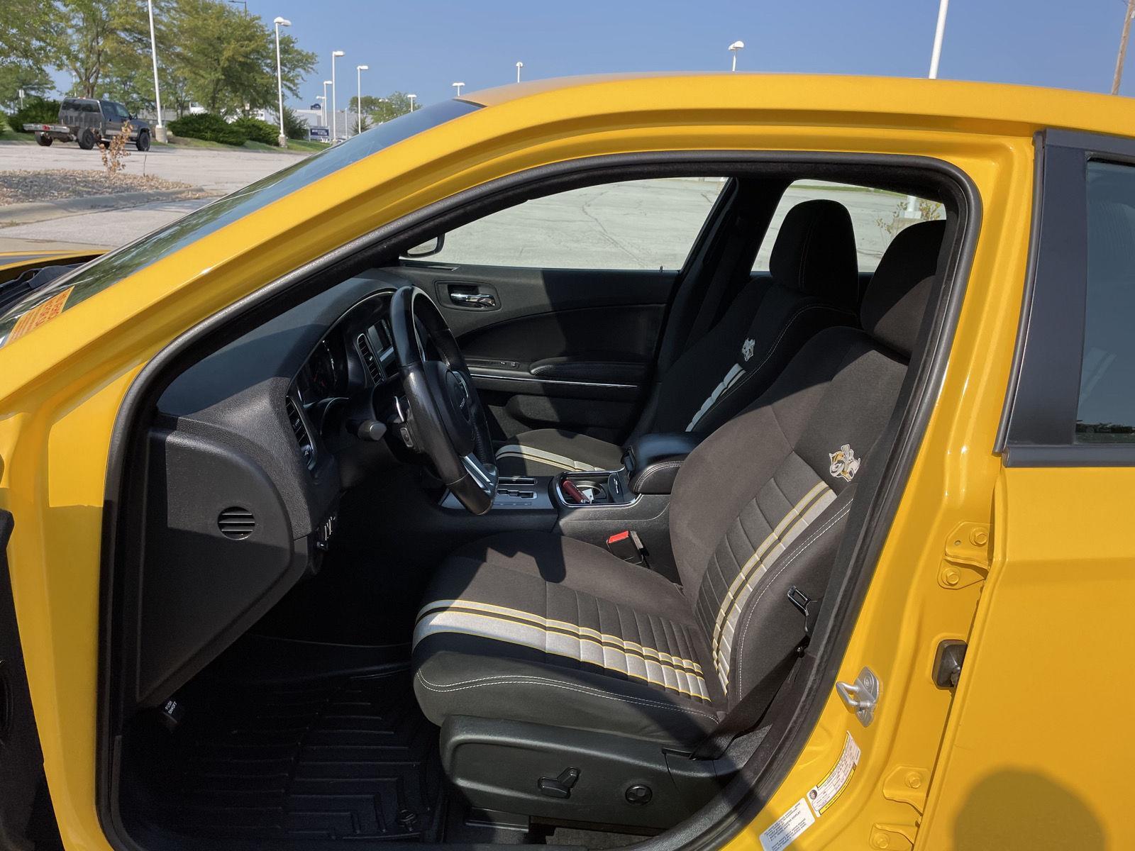 Vehicle photo 17