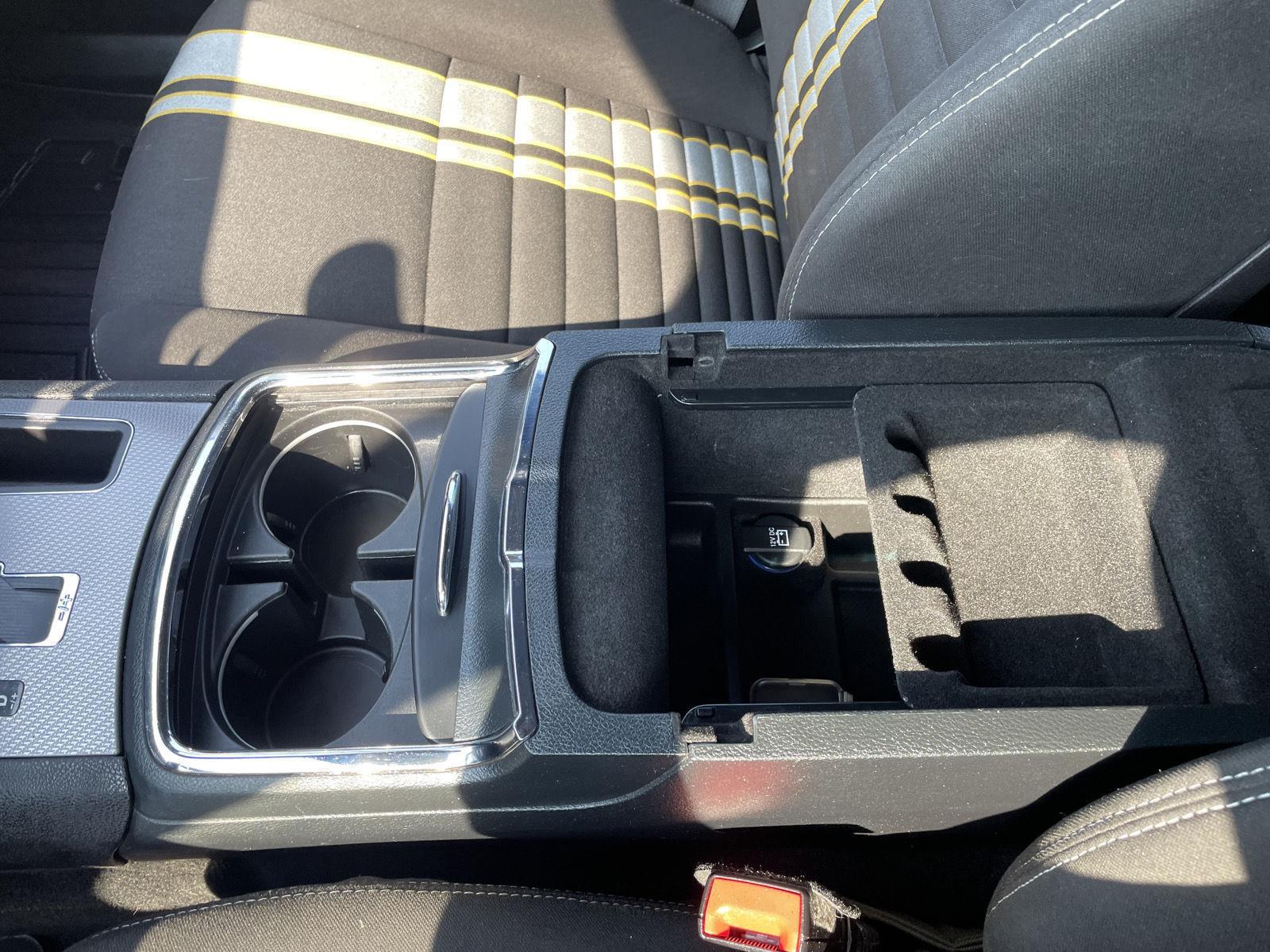 Vehicle photo 27