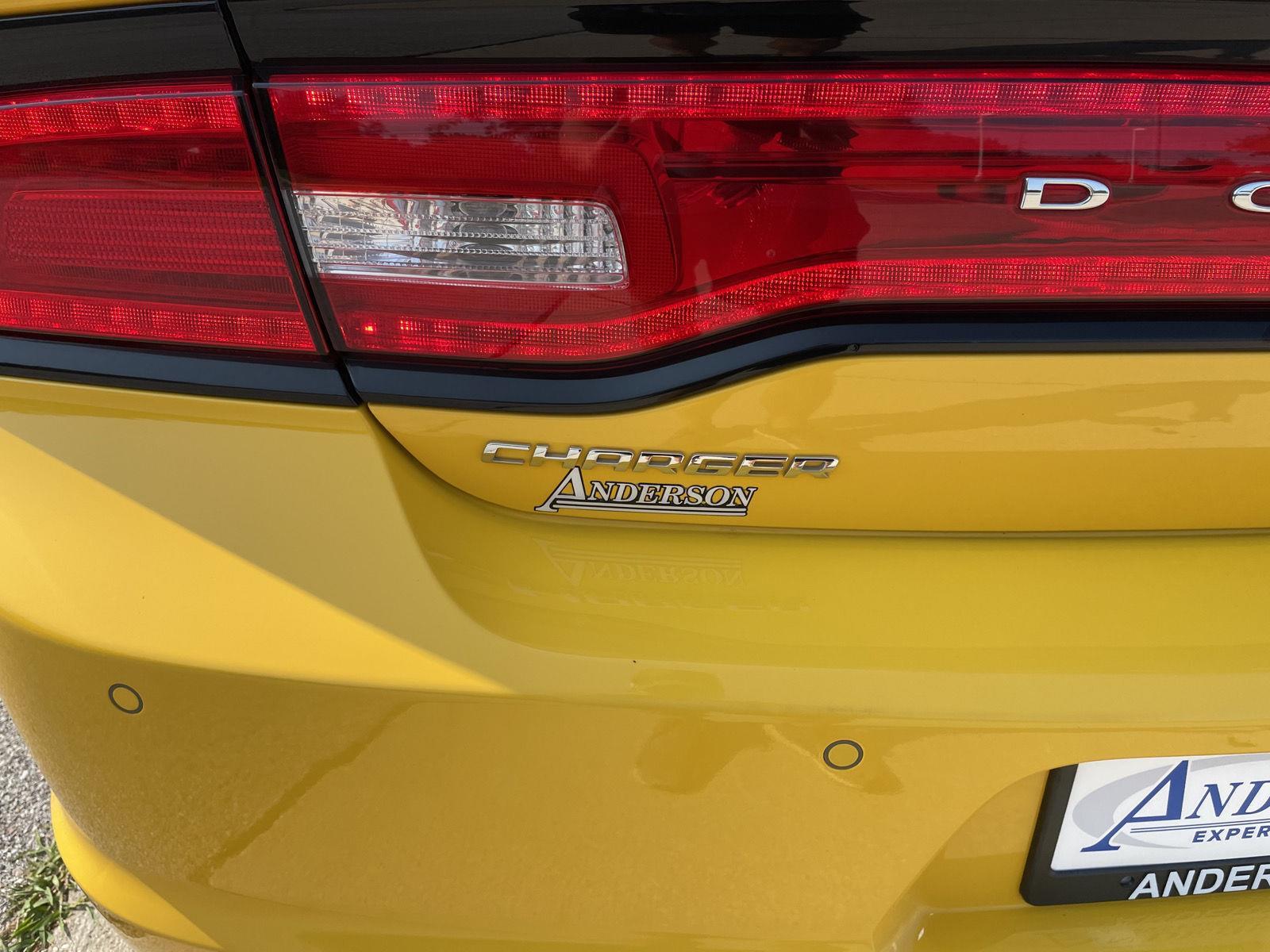 Vehicle photo 32