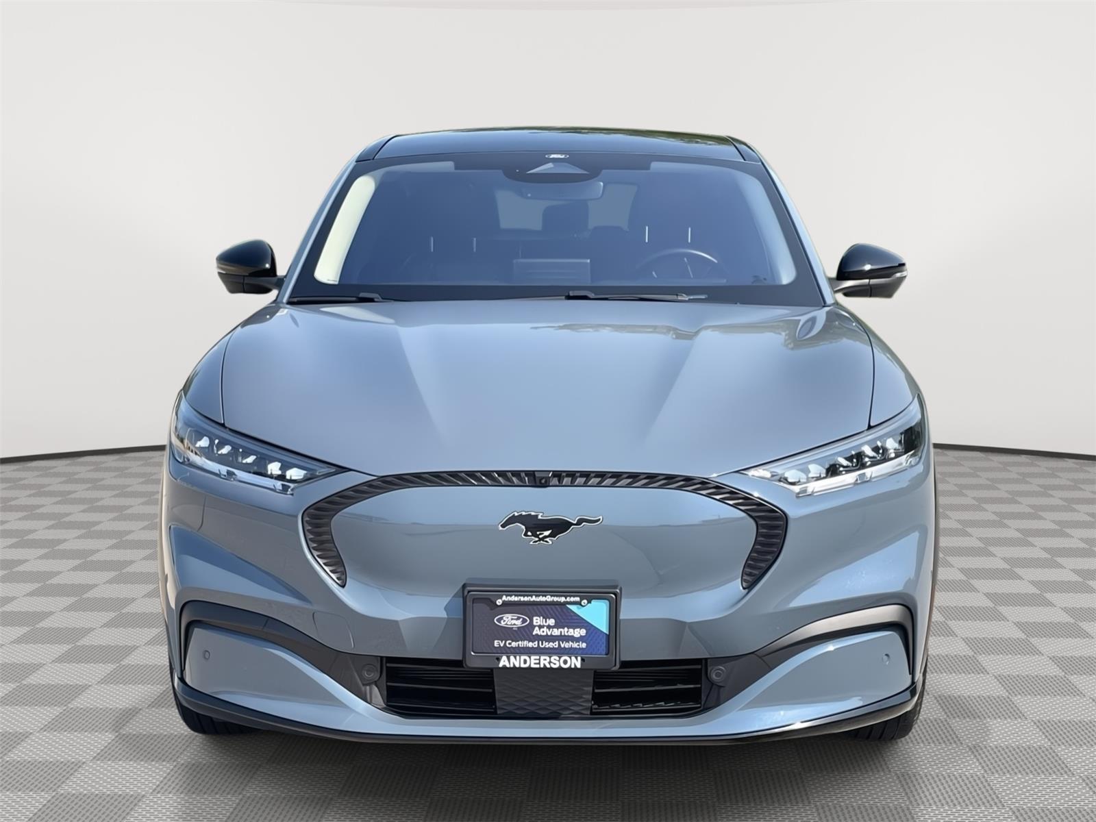 Vehicle photo 4