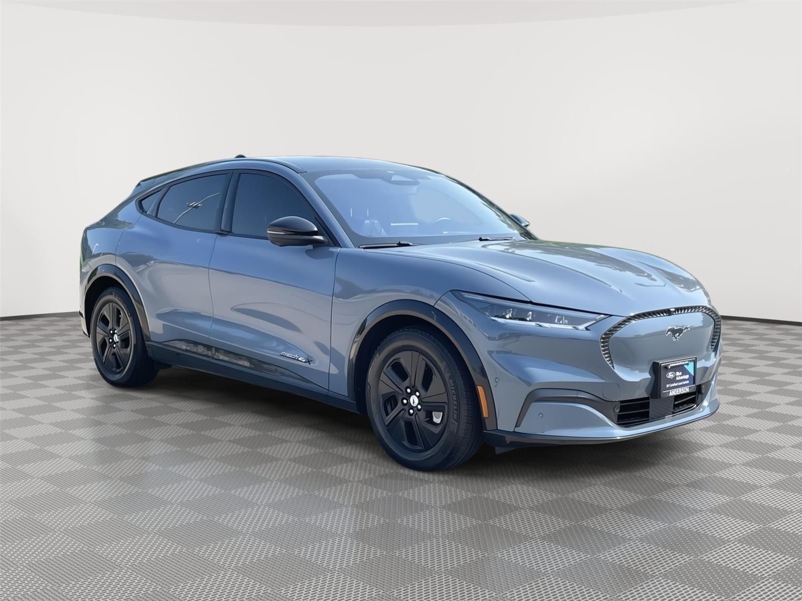 Vehicle photo 5