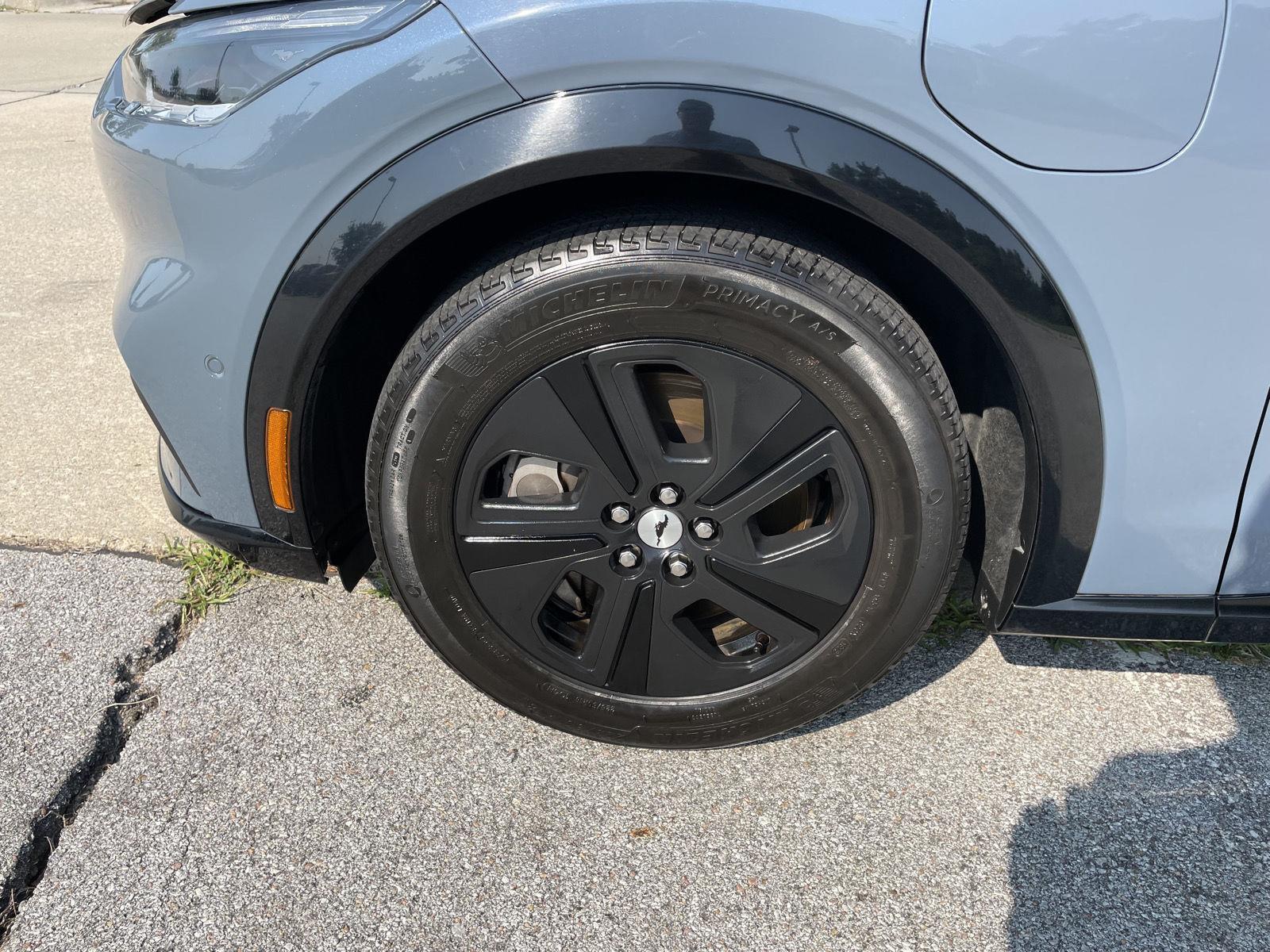 Vehicle photo 10