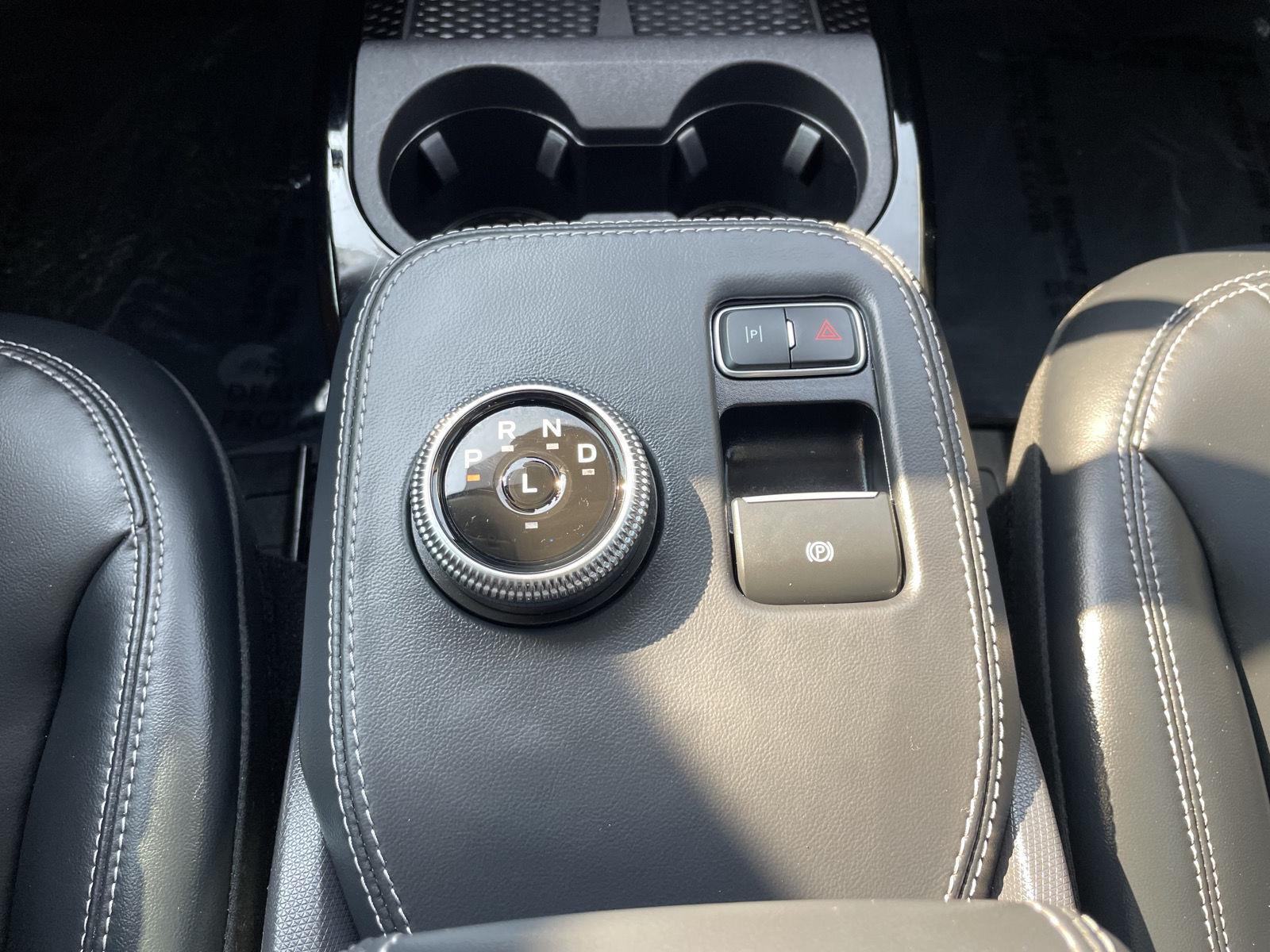 Vehicle photo 31