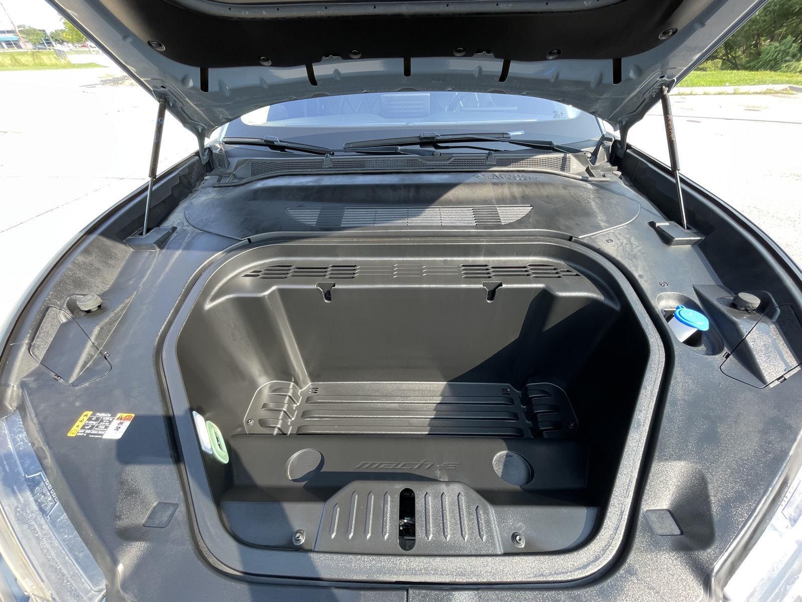 Vehicle photo 35