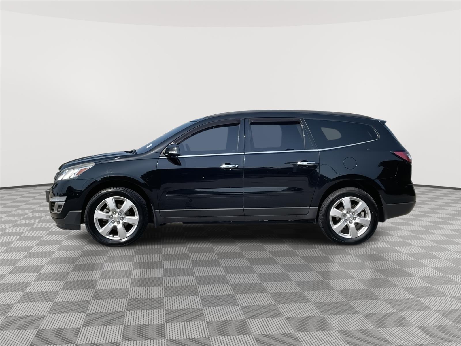 Used 2017 Chevrolet Traverse 1LT with VIN 1GNKVGKD8HJ327147 for sale in Grand Island, NE