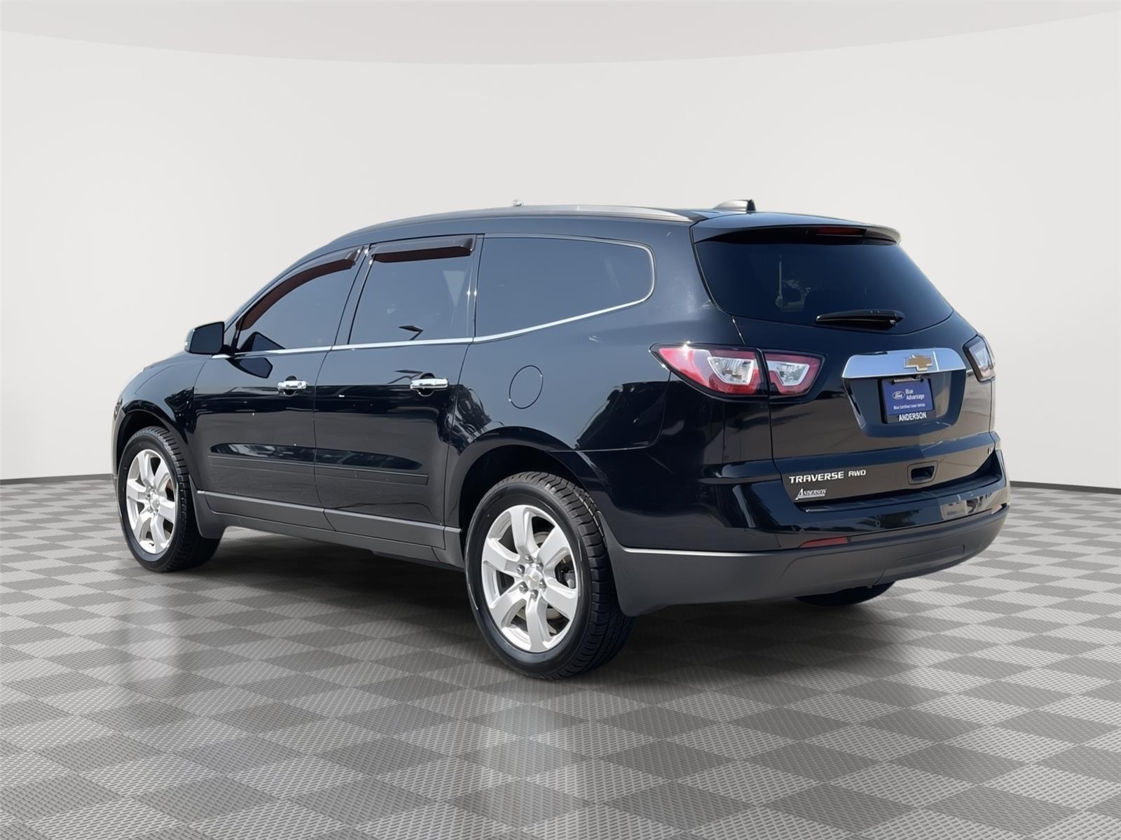 Vehicle photo 9