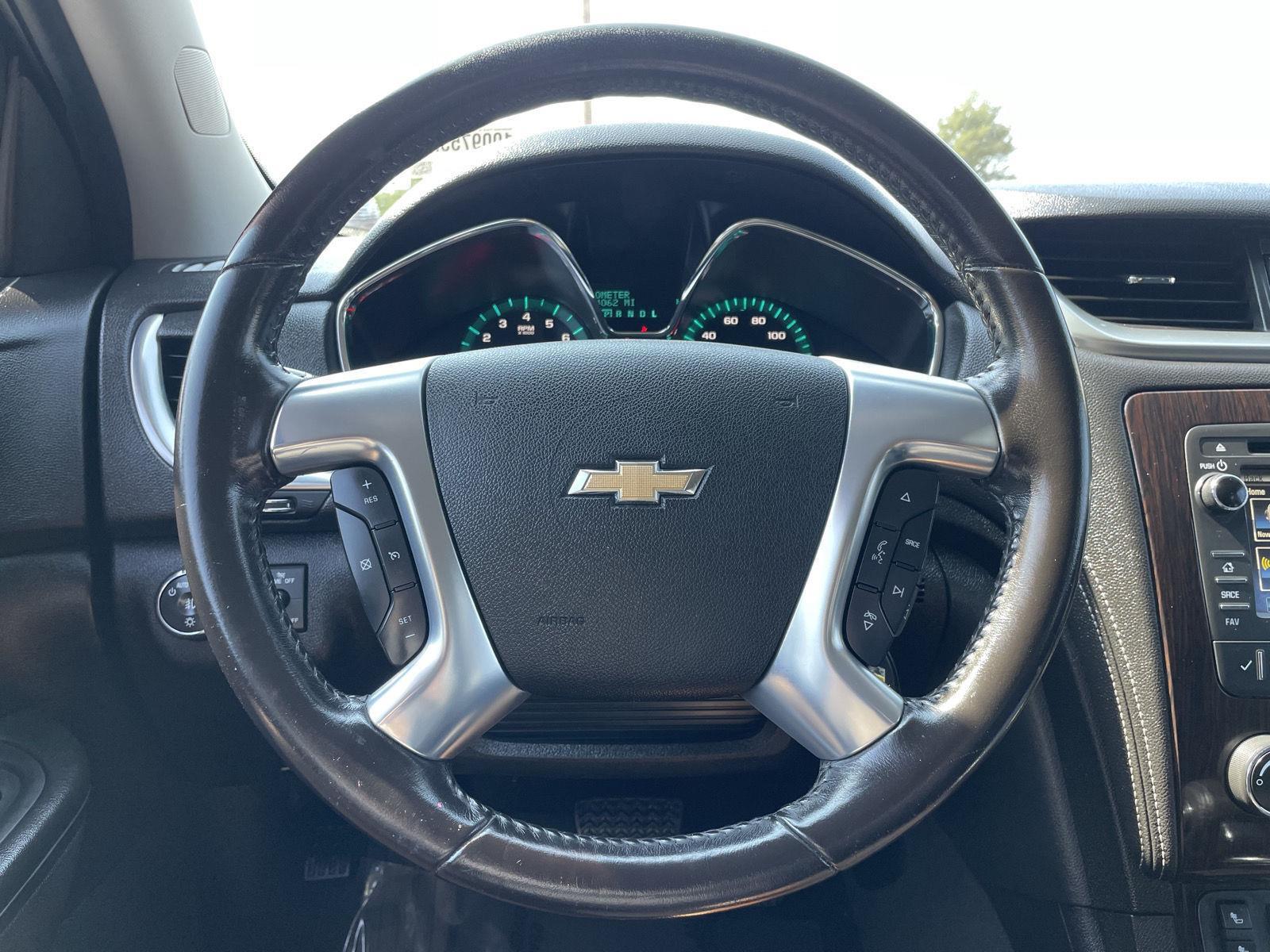Vehicle photo 12