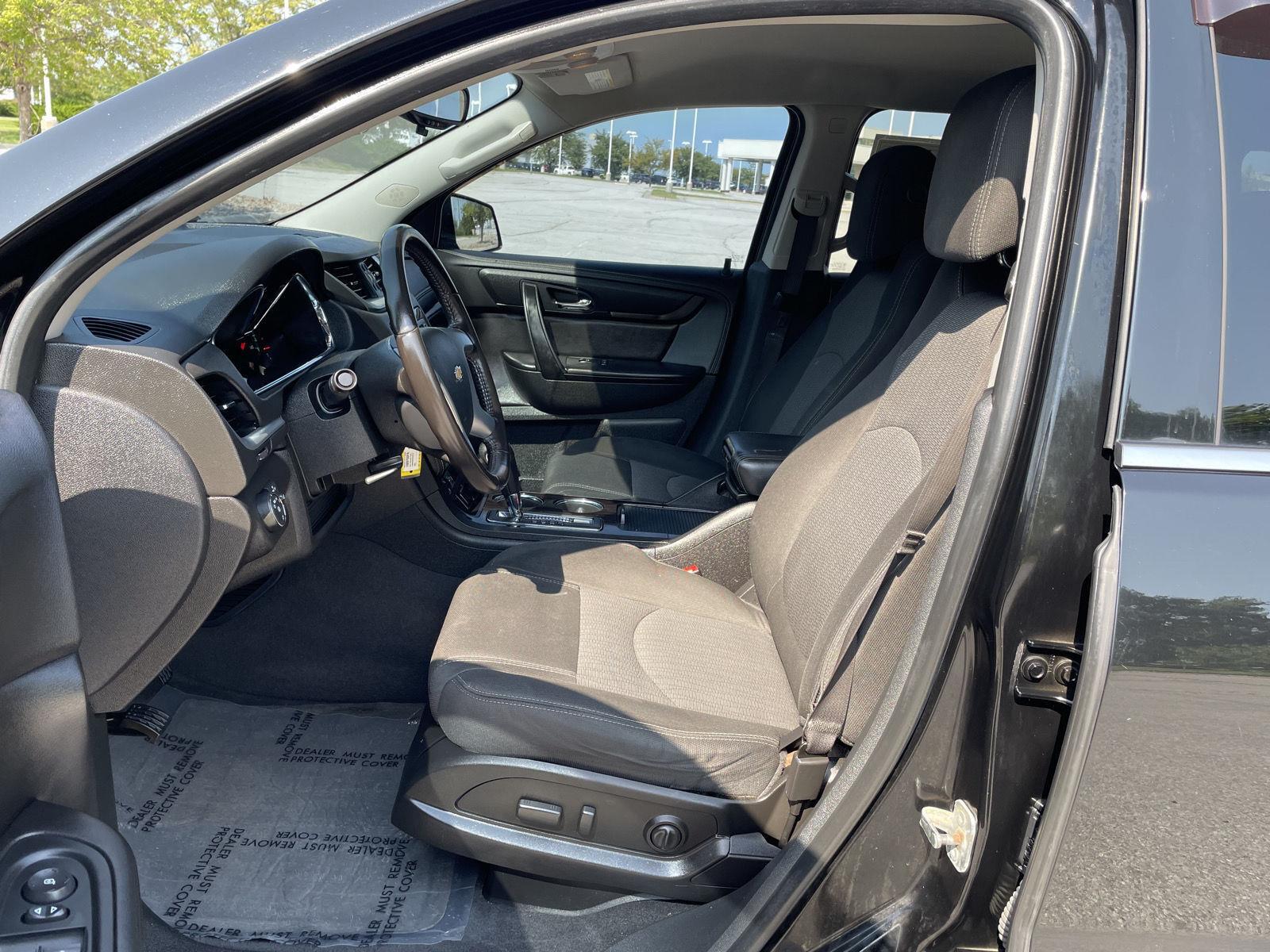 Vehicle photo 17