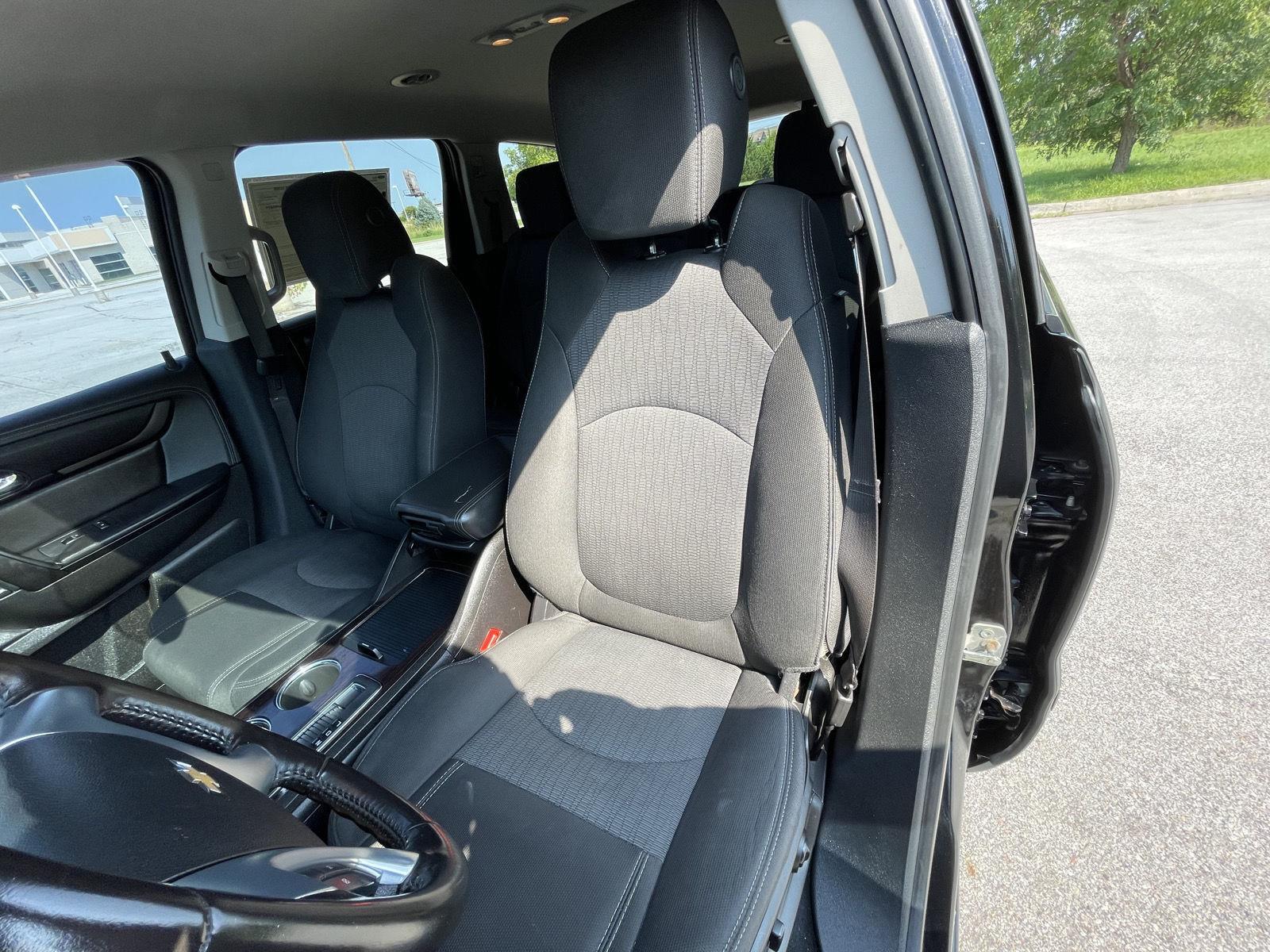 Vehicle photo 18