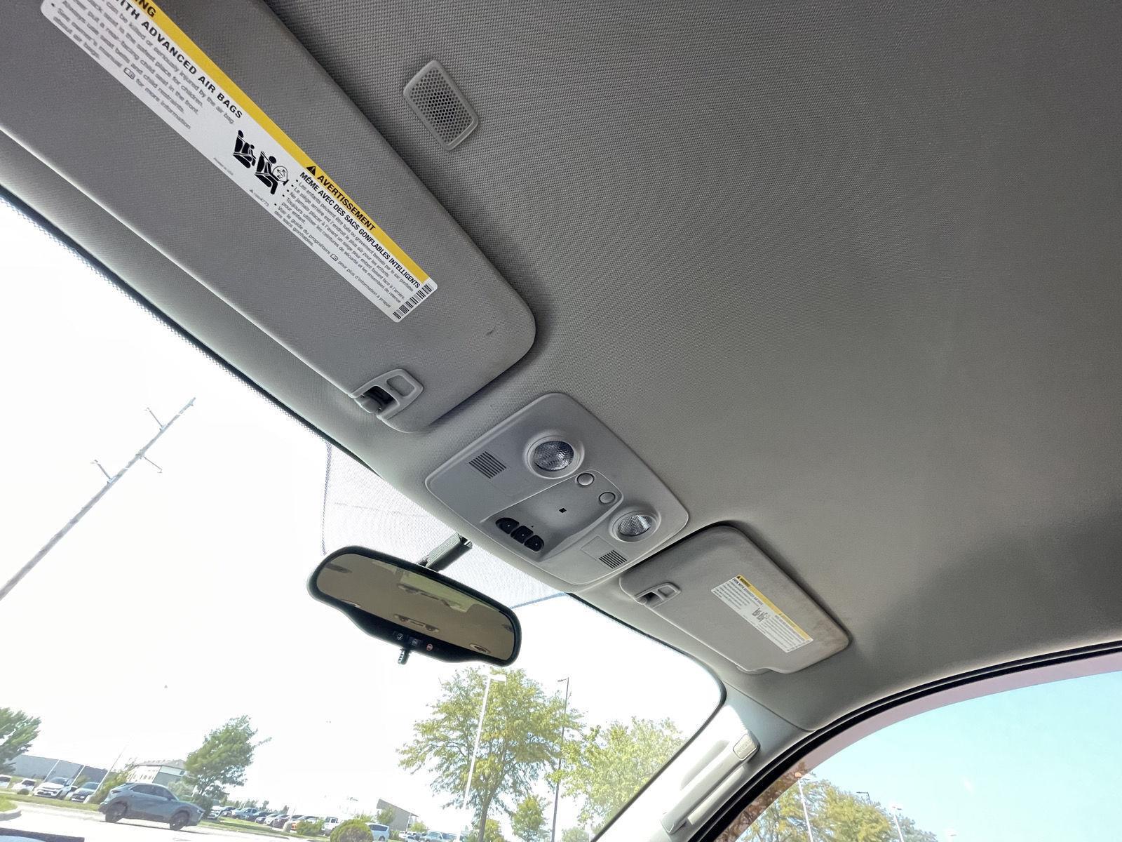 Vehicle photo 22
