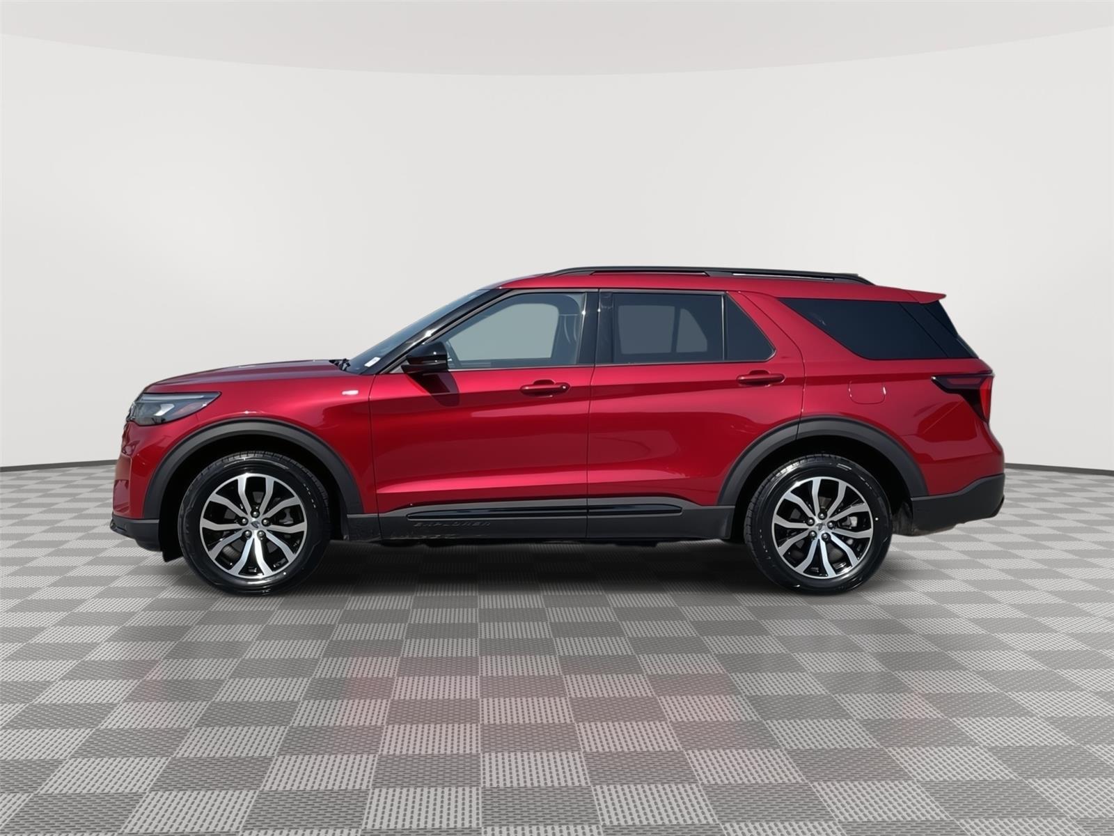 Vehicle photo 2