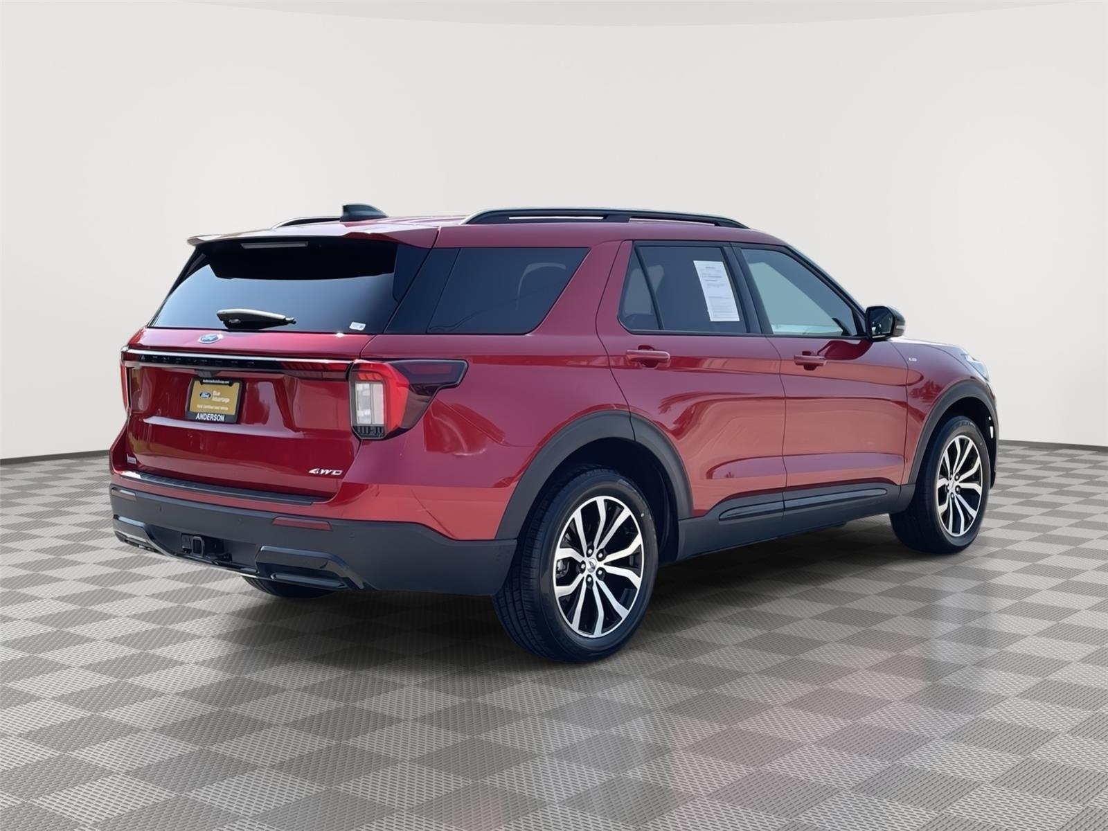 Vehicle photo 7