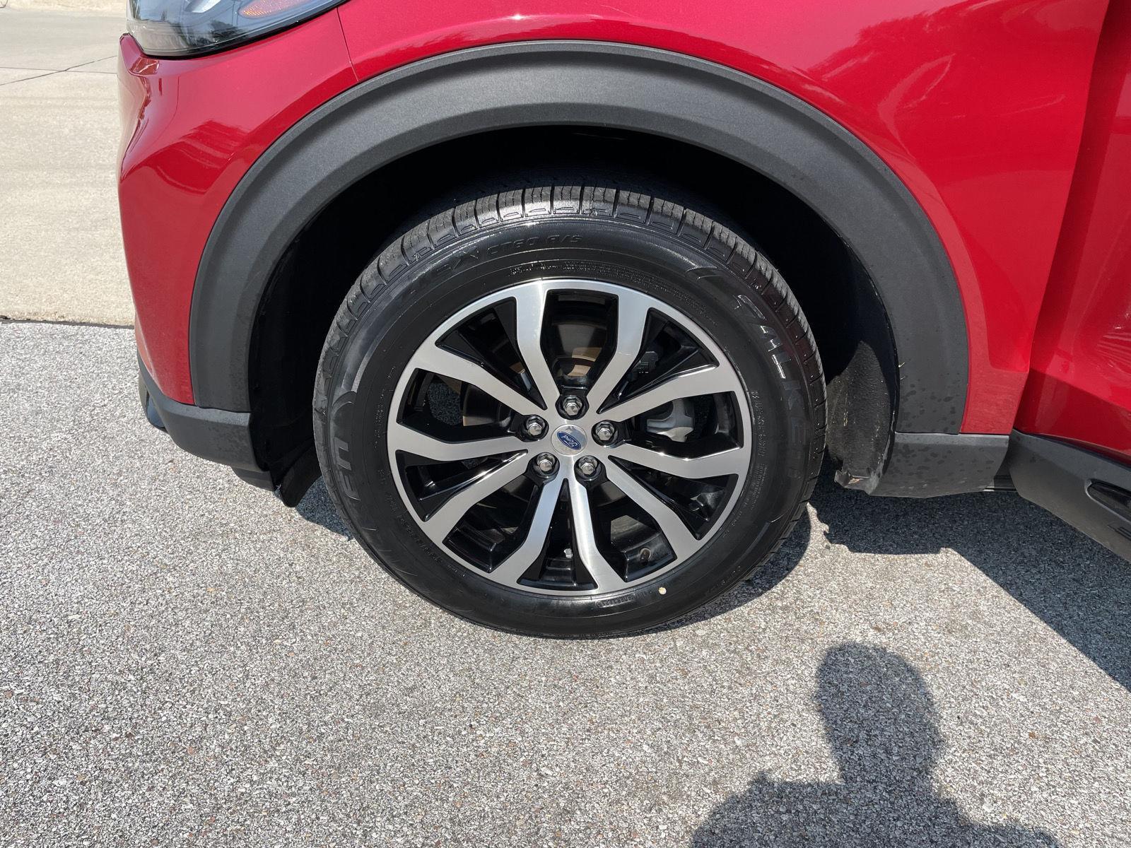 Vehicle photo 10