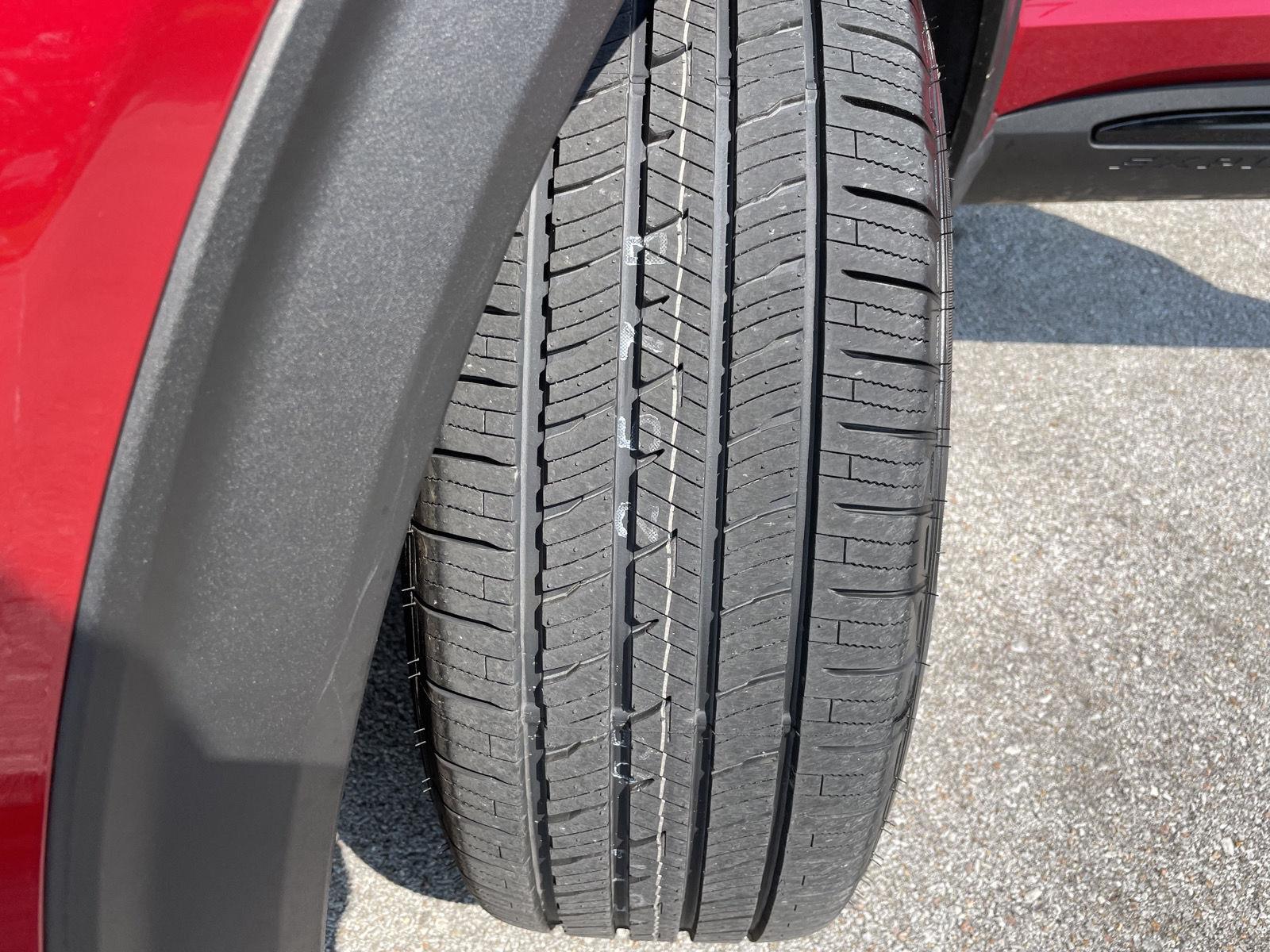 Vehicle photo 11