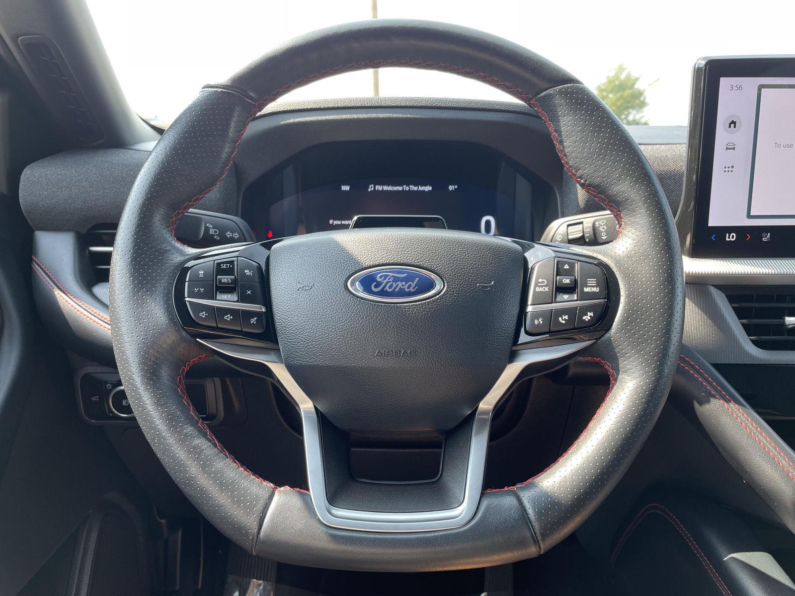 Vehicle photo 12