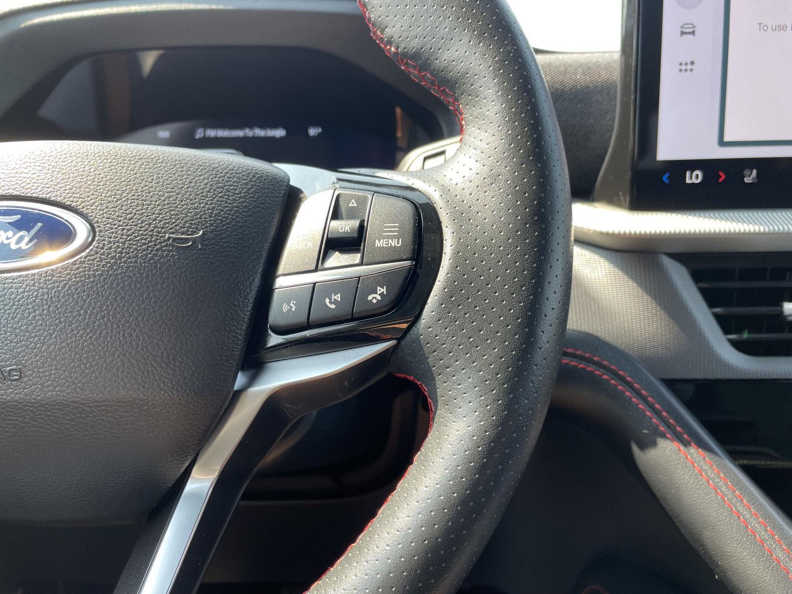 Vehicle photo 14