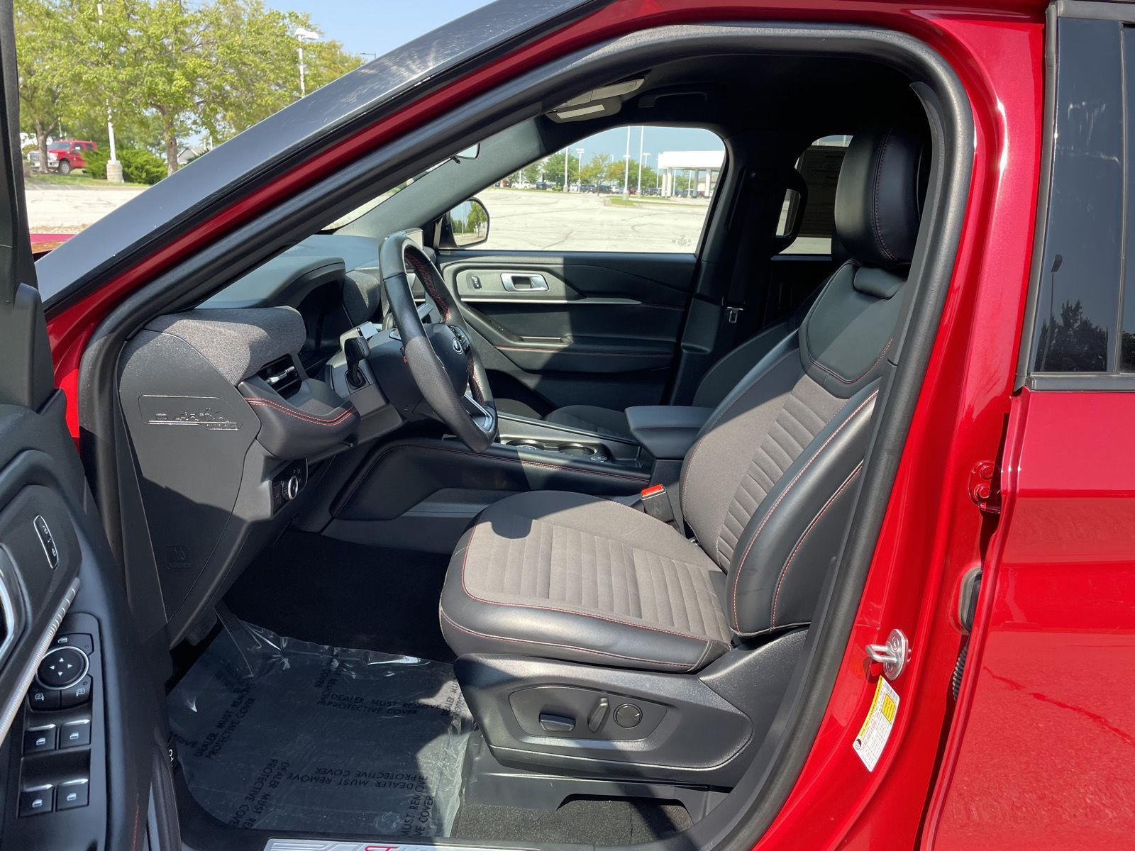 Vehicle photo 17