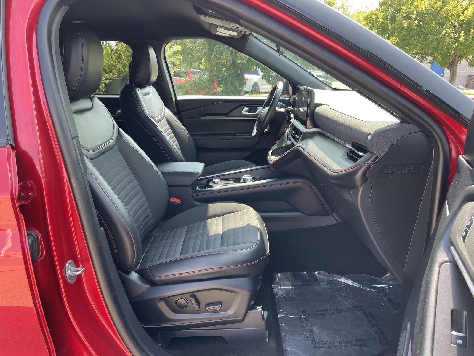 Vehicle photo 19