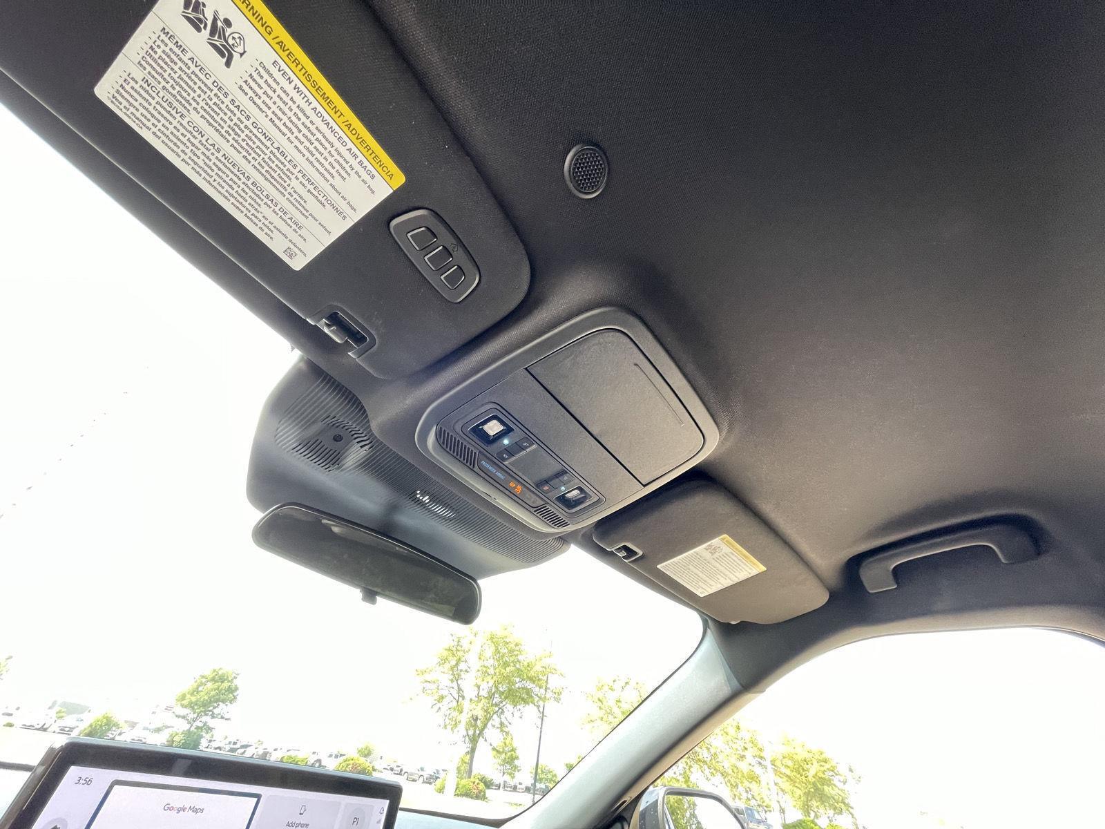 Vehicle photo 22